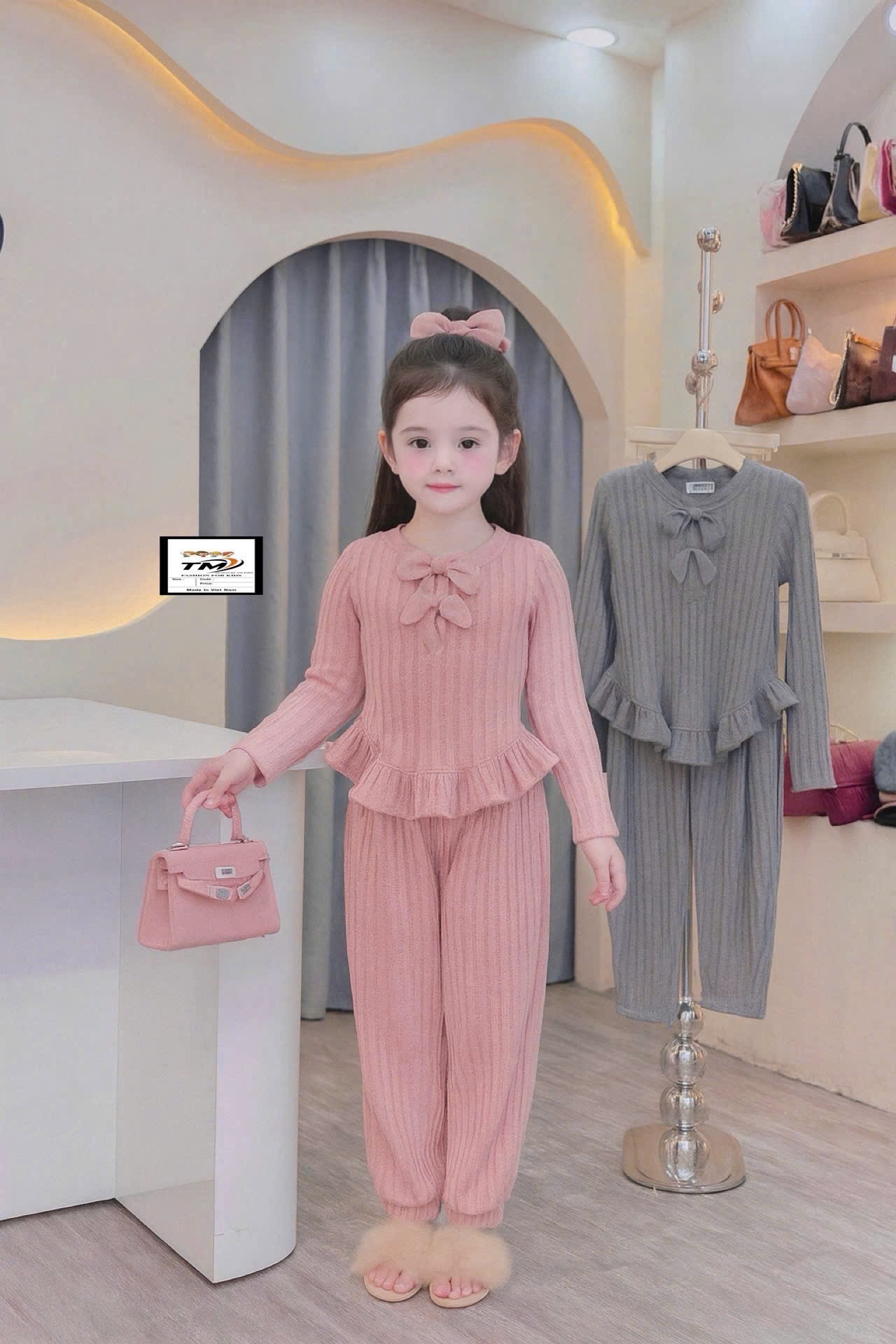 Sét bộ len tăm tm bé gái