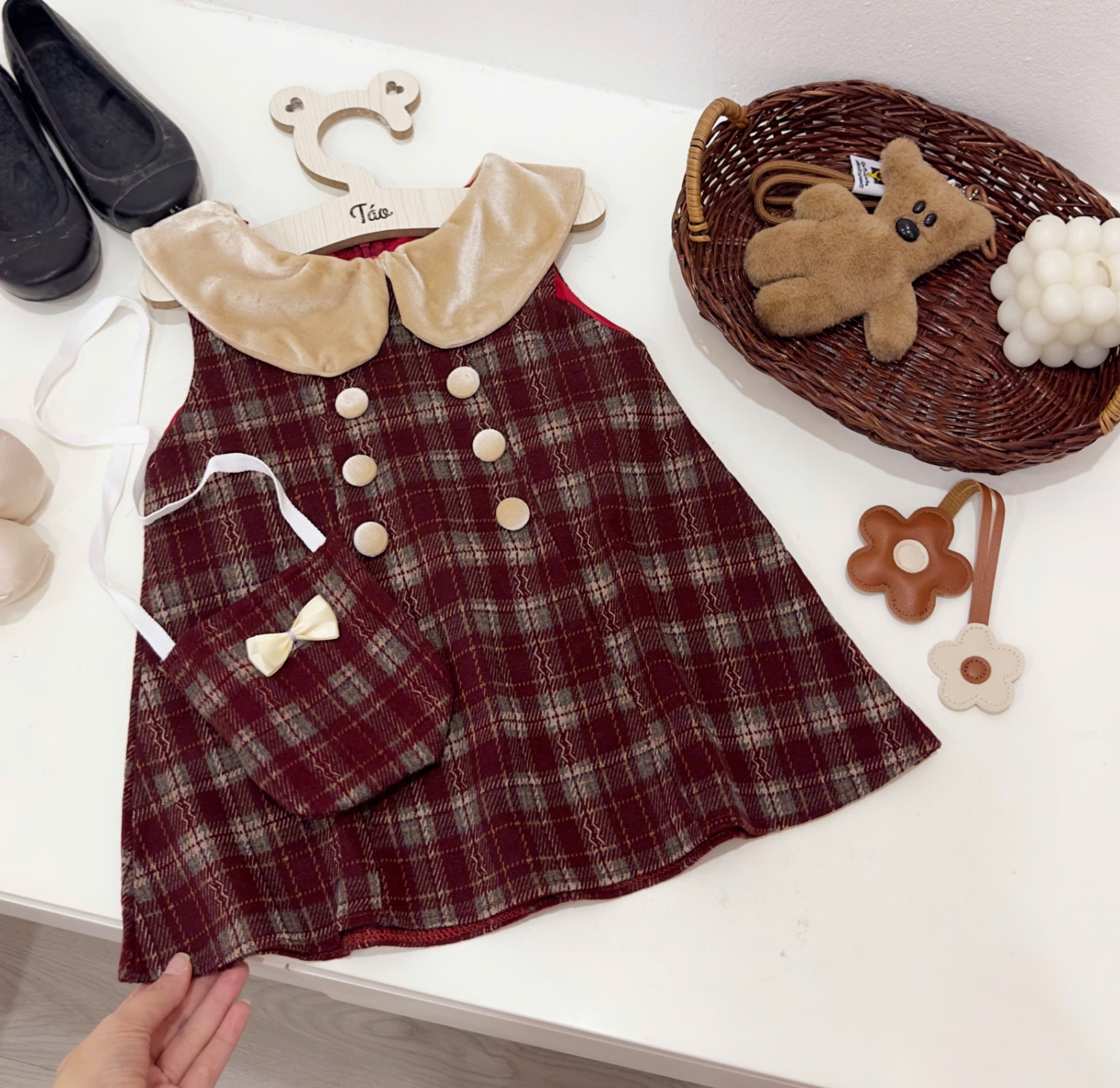 Sét váy caro đỏ kèm túi bé gái