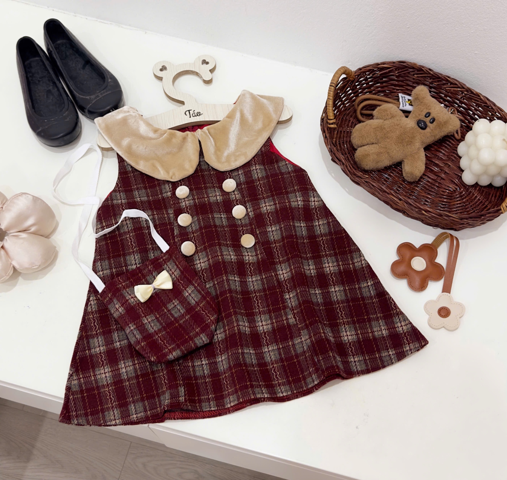 Sét váy caro đỏ kèm túi bé gái