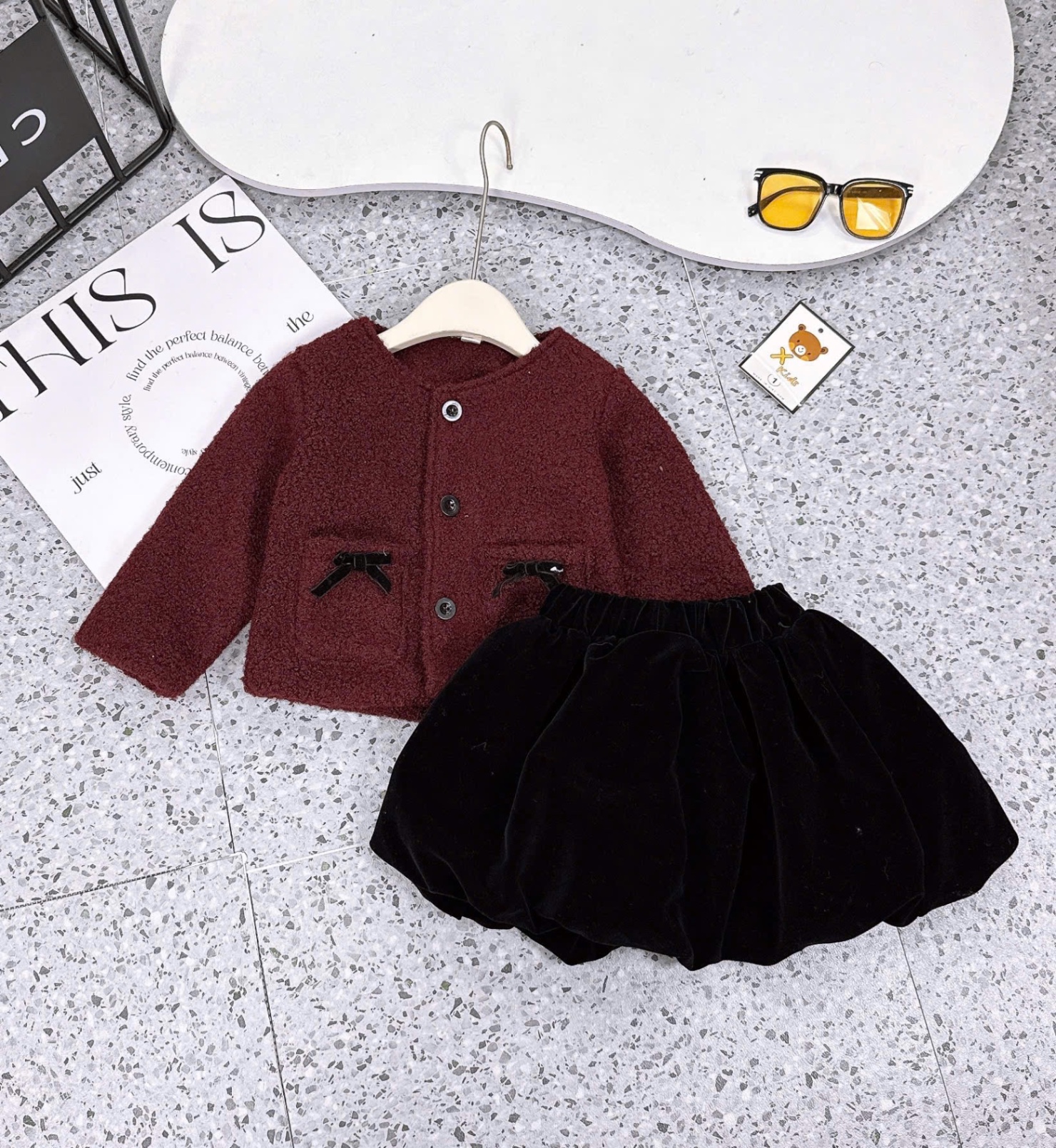 Sét áo lông đỏ quần nhung bồng đen bé gái
