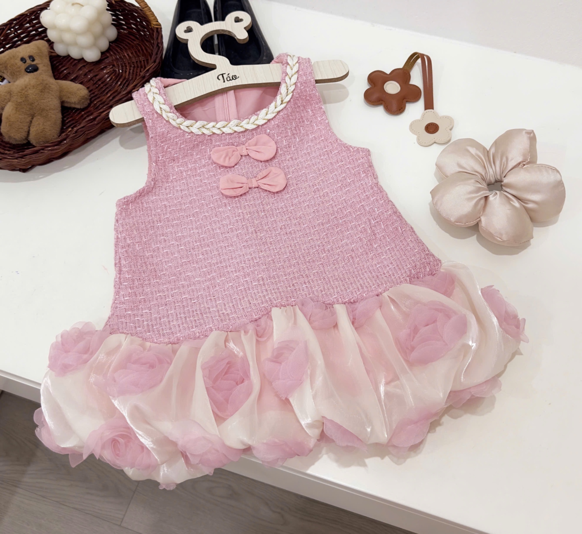 Váy dạ hồng phối thân bồng hoa bé gái