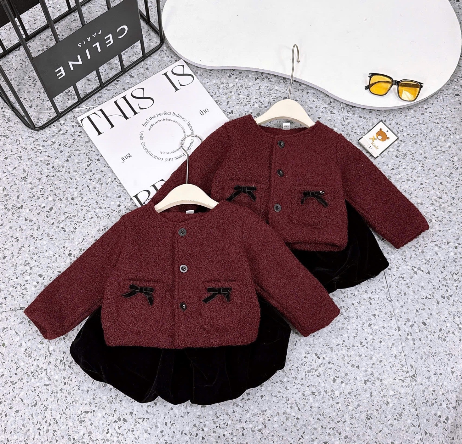 Sét áo lông đỏ quần nhung bồng đen bé gái