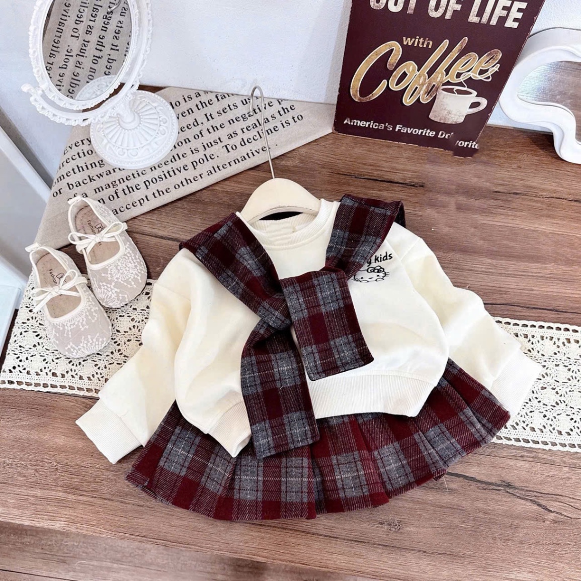 Sét bộ áo nỉ kèm khăn cv caro kẻ bé gái