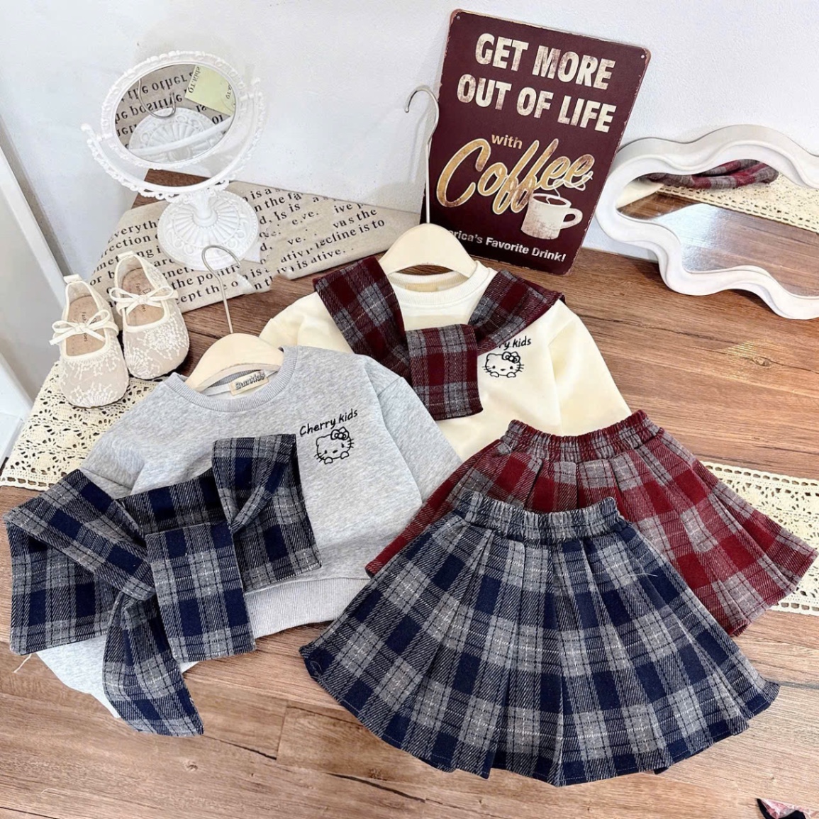 Sét bộ áo nỉ kèm khăn cv caro kẻ bé gái