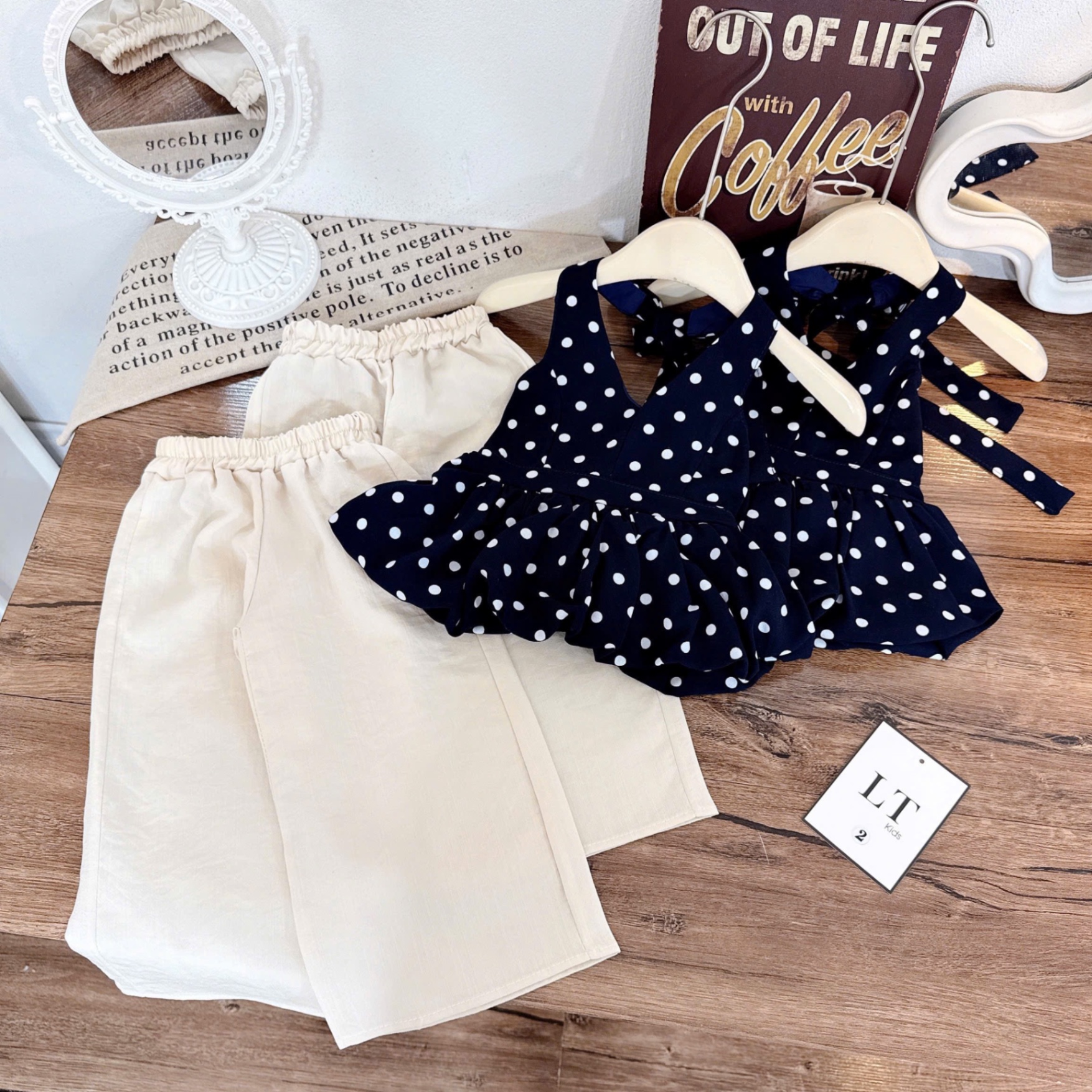 Sét áo chấm bi đen LT quần xuông bé gái