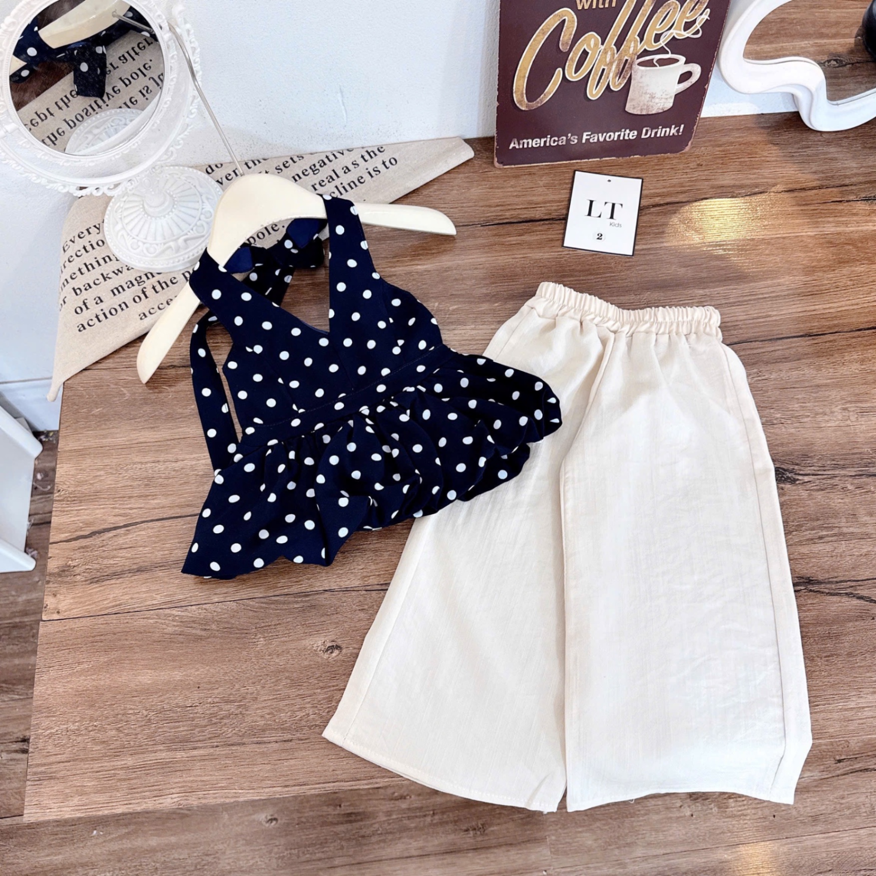 Sét áo chấm bi đen LT quần xuông bé gái