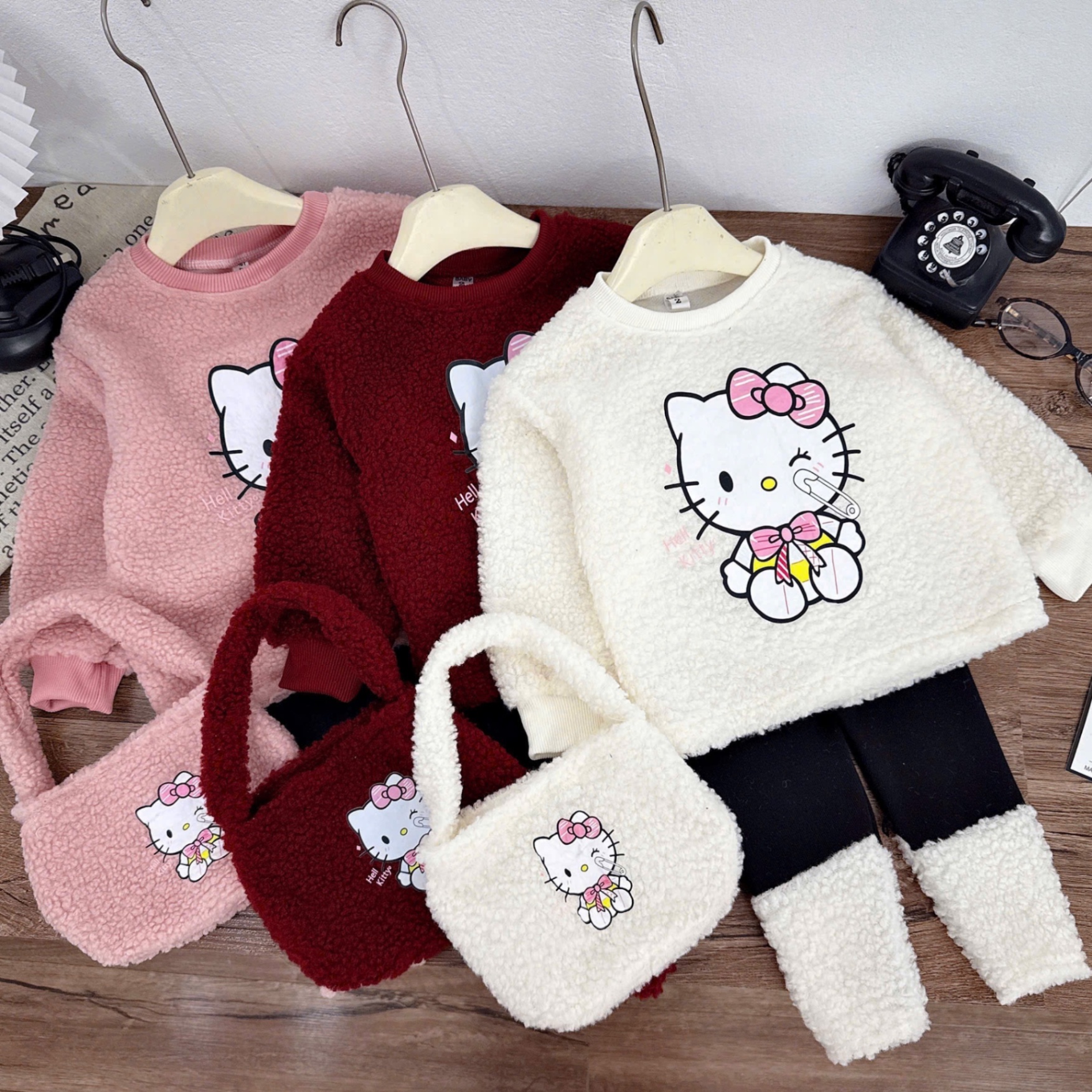 Sét áo lông kitty kèm túi bé gái