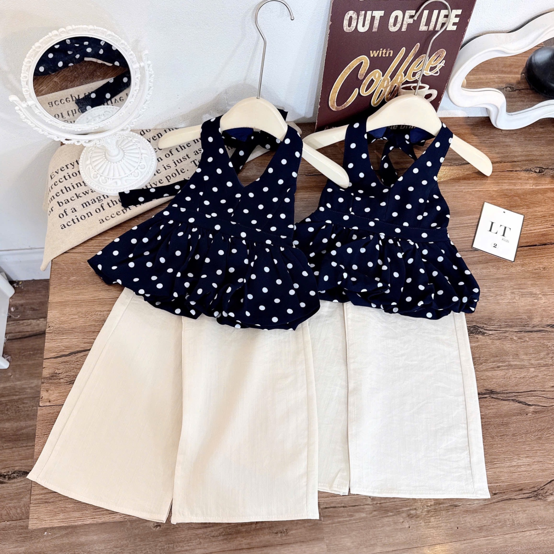 Sét áo chấm bi đen LT quần xuông bé gái