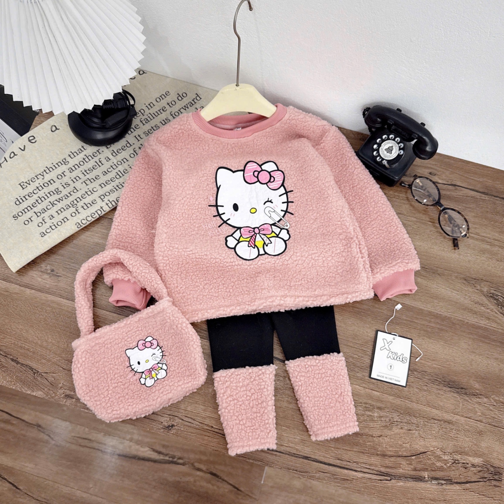 Sét áo lông kitty kèm túi bé gái