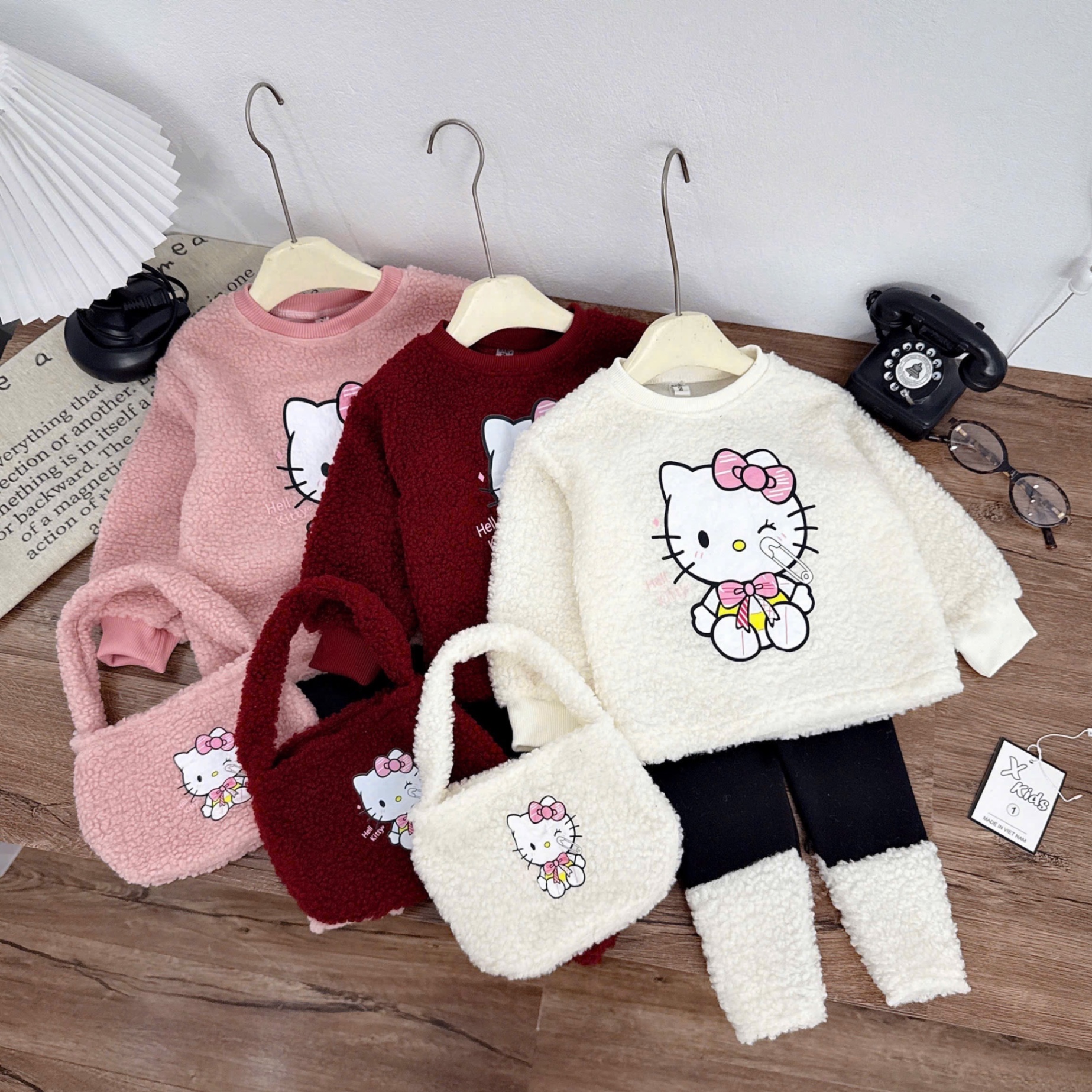 Sét áo lông kitty kèm túi bé gái