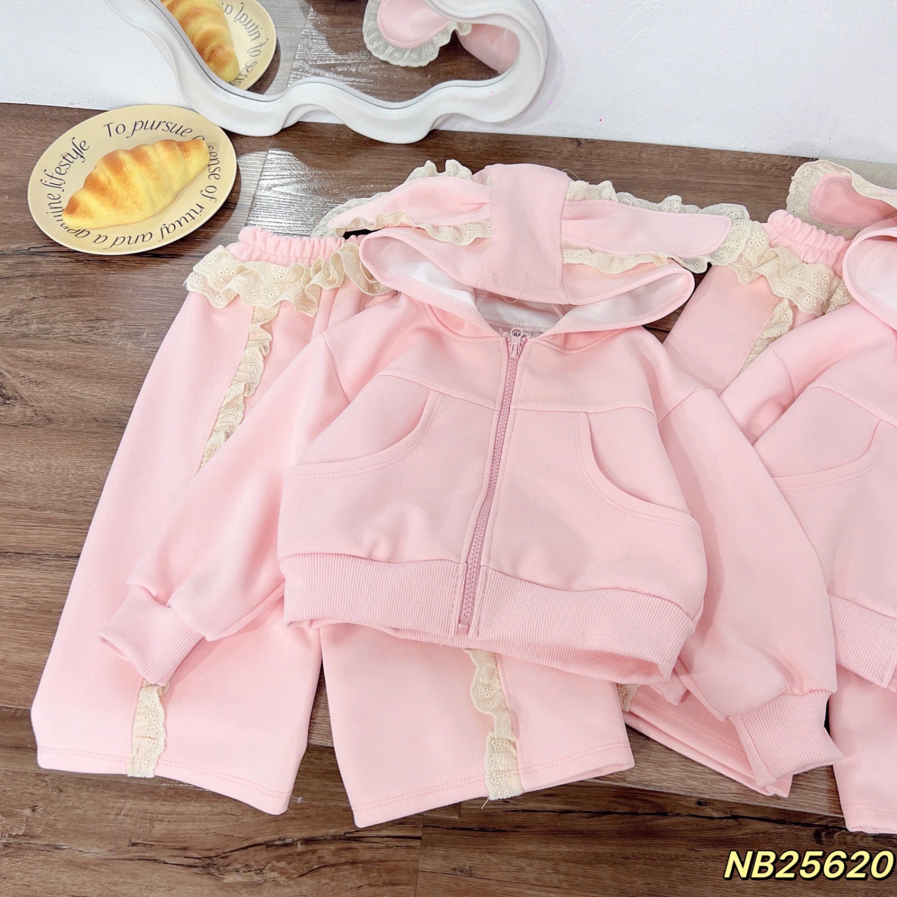 Sét nỉ hồng tai thỏ bé gái