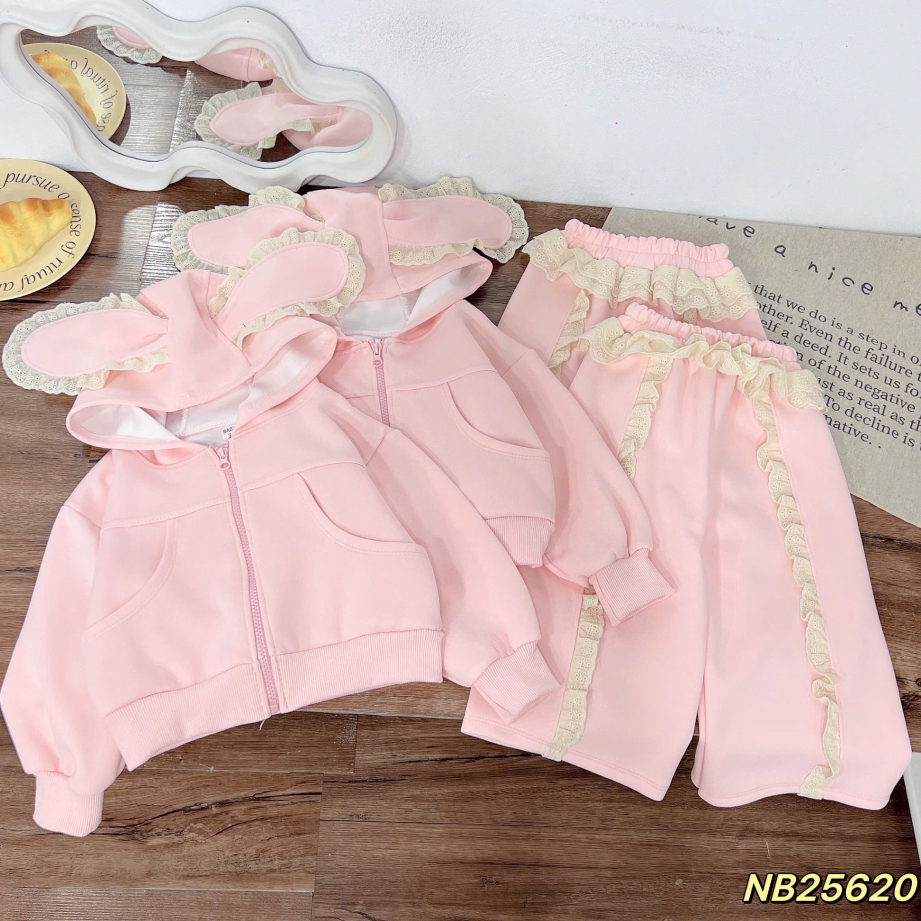 Sét nỉ hồng tai thỏ bé gái