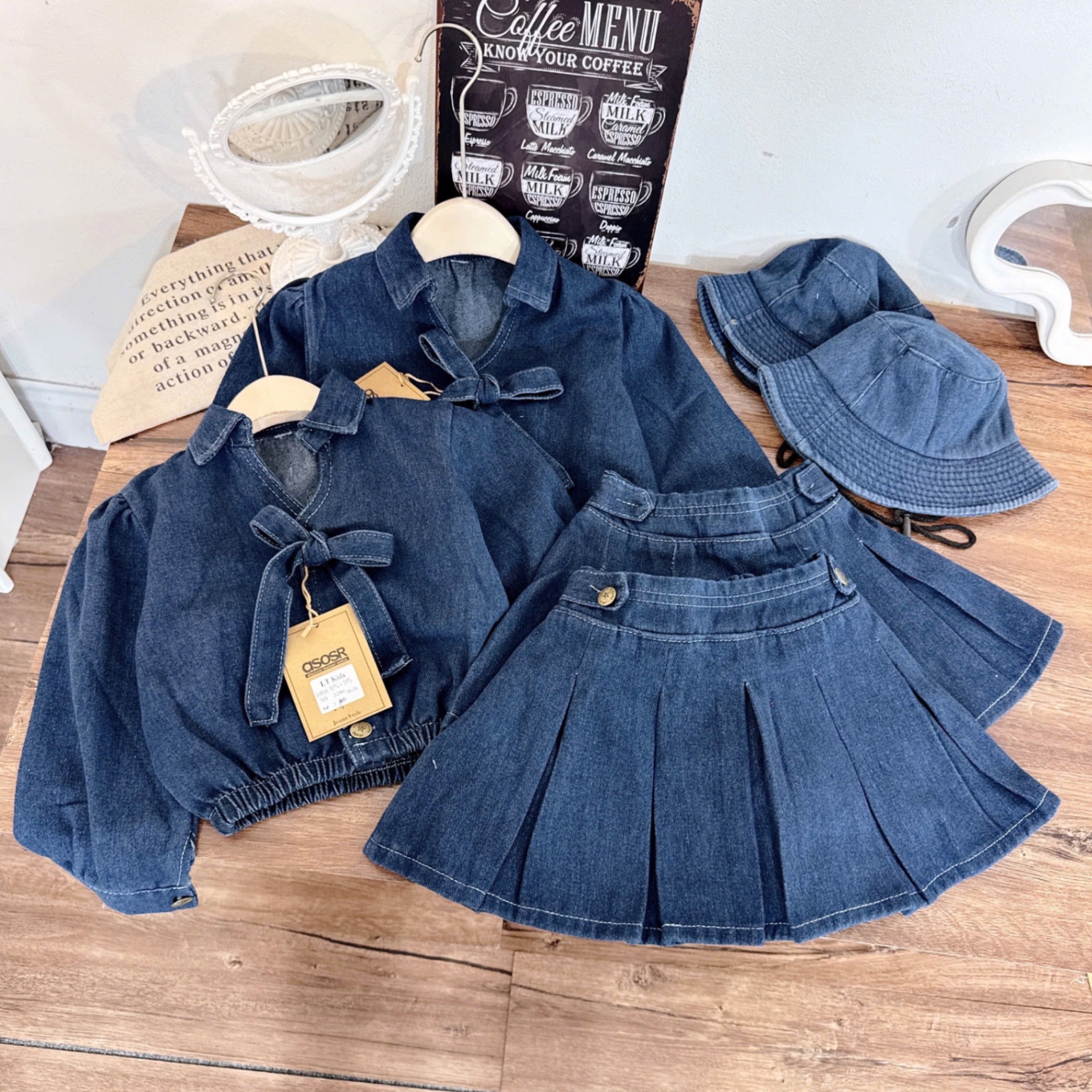 Sét bộ bò croptop cv dập ly kèm mũ bé gái