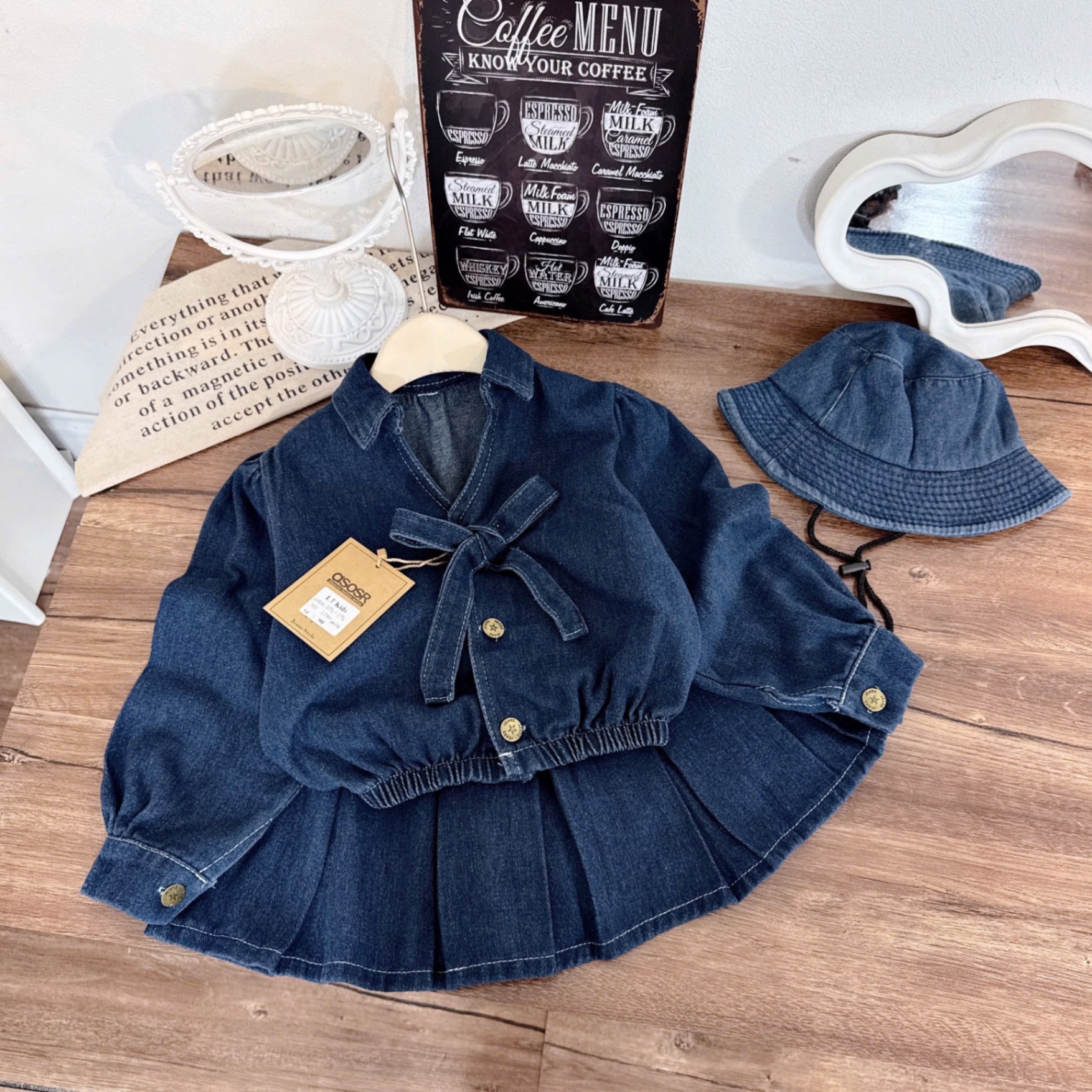 Sét bộ bò croptop cv dập ly kèm mũ bé gái