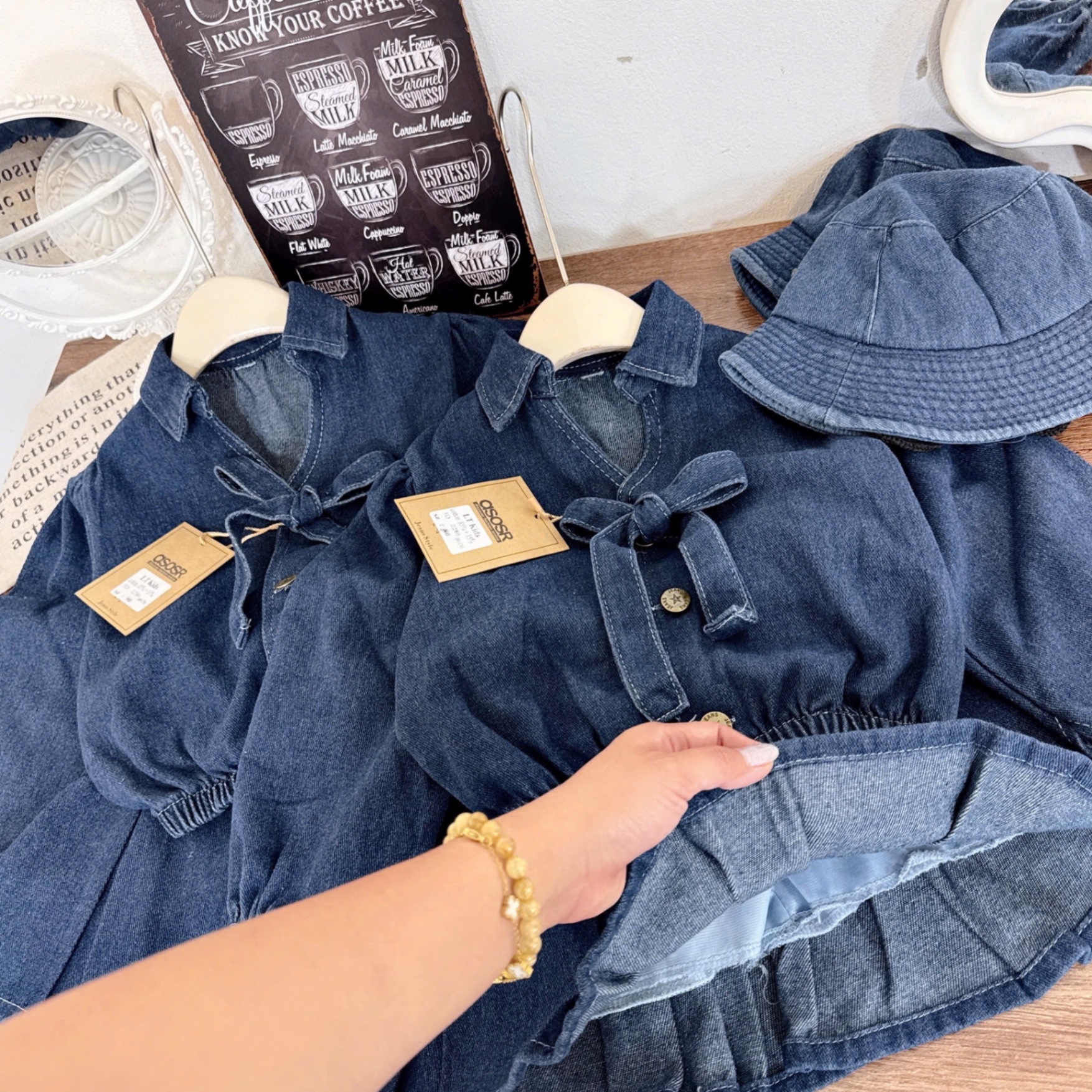 Sét bộ bò croptop cv dập ly kèm mũ bé gái