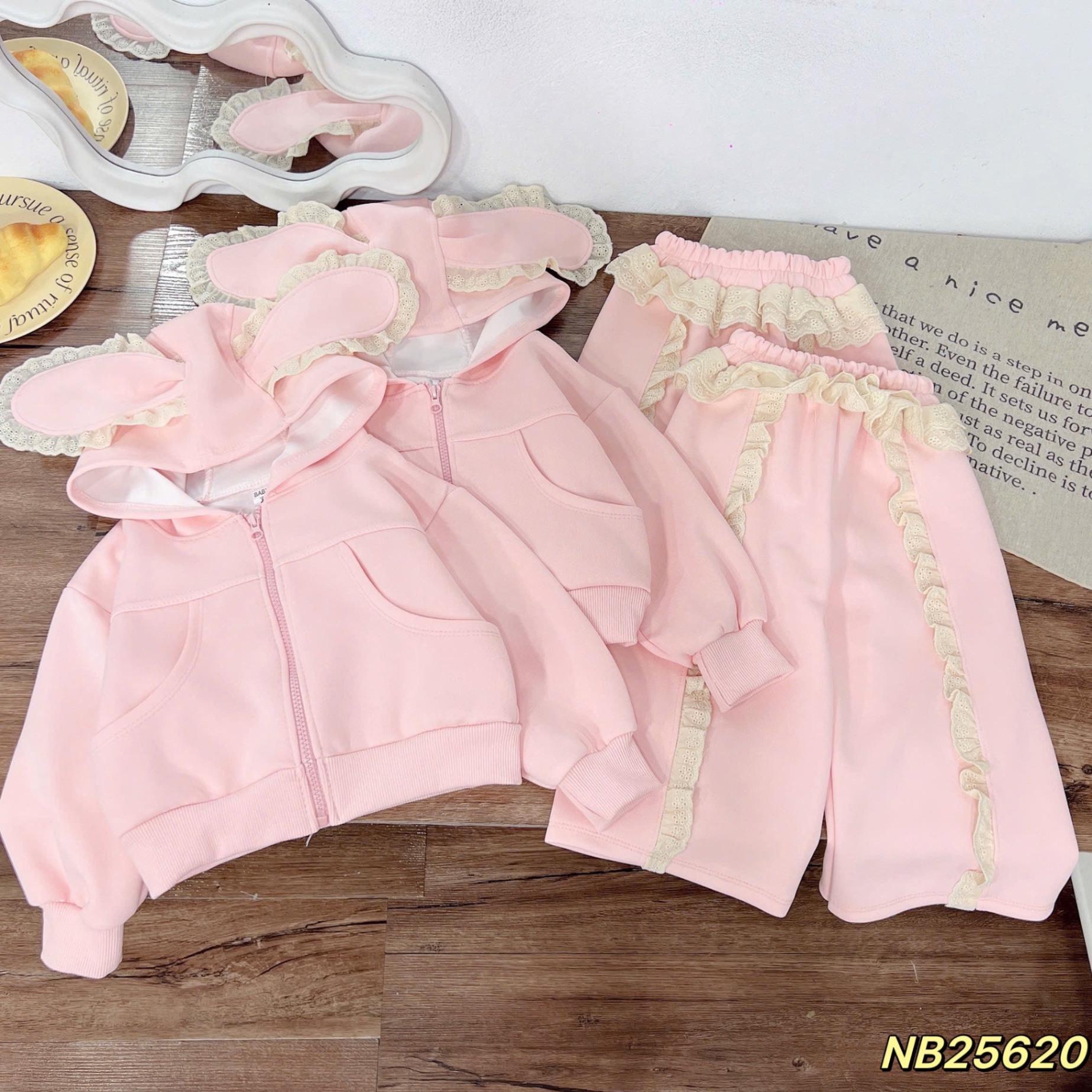 Sét nỉ hồng tai thỏ bé gái