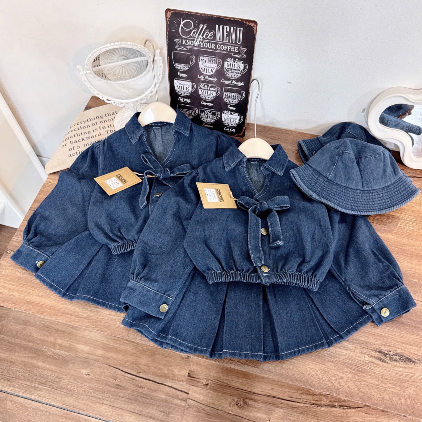 Sét bộ bò croptop cv dập ly kèm mũ bé gái