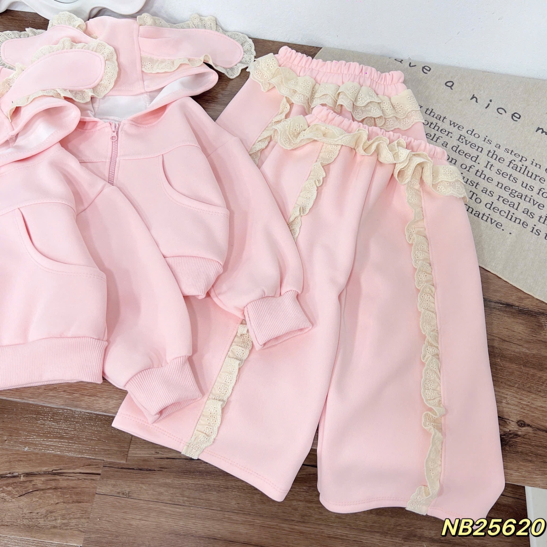 Sét nỉ hồng tai thỏ bé gái