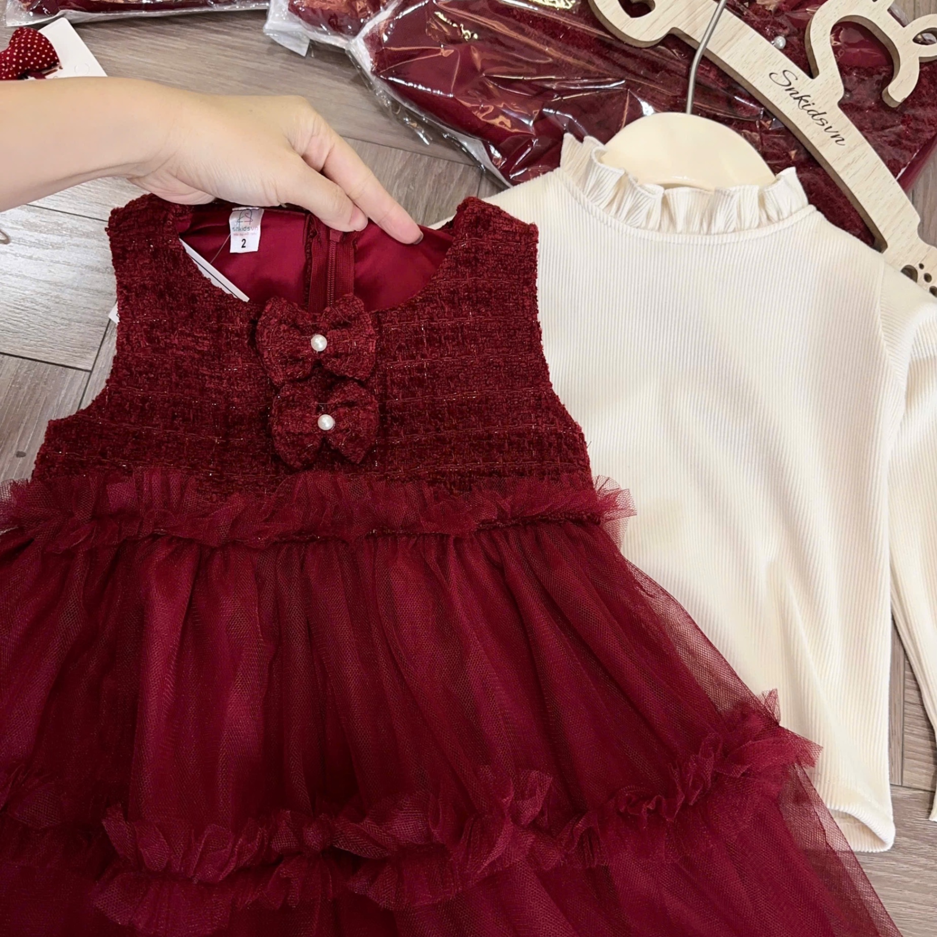 Sét váy dạ phối voan đỏ kèm áo bé gái