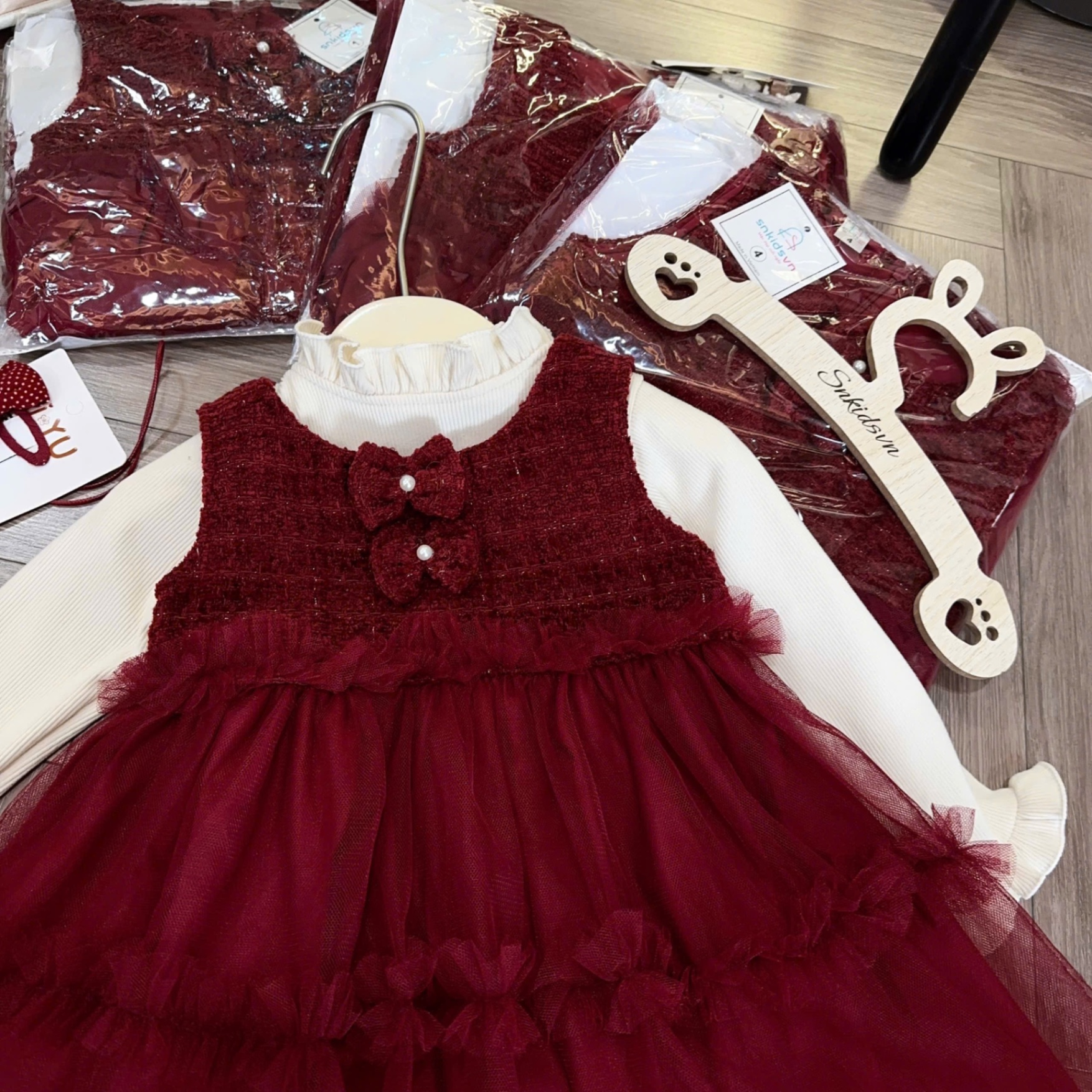 Sét váy dạ phối voan đỏ kèm áo bé gái