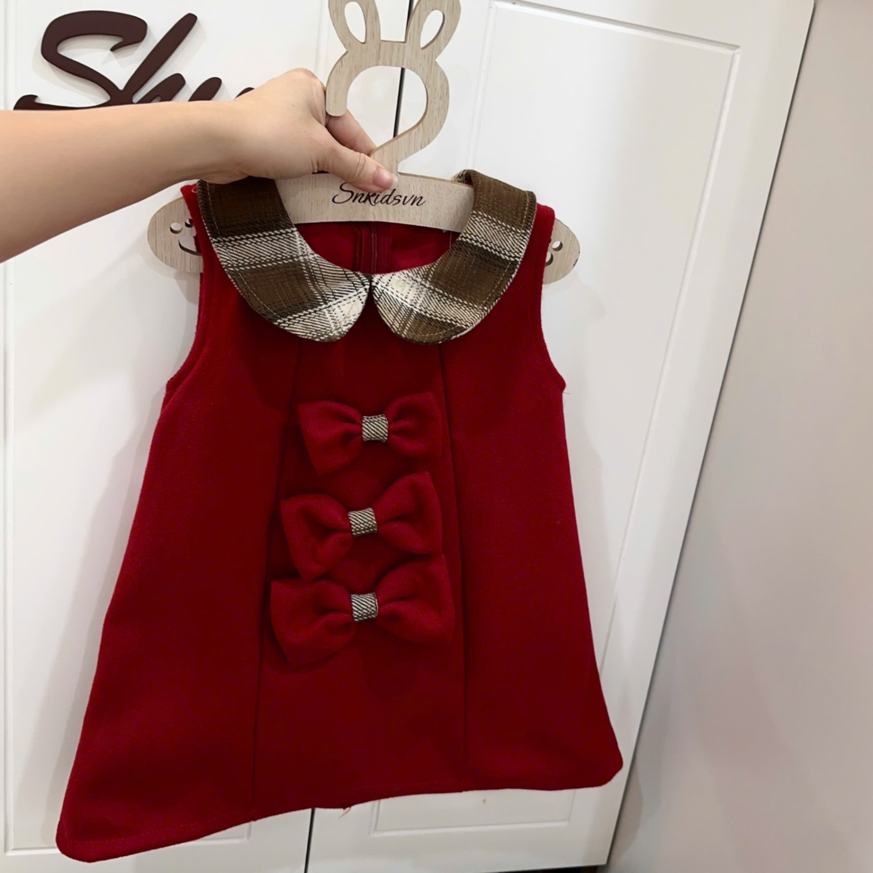 Váy dạ đỏ 3 nơ cổ tròn bé gái