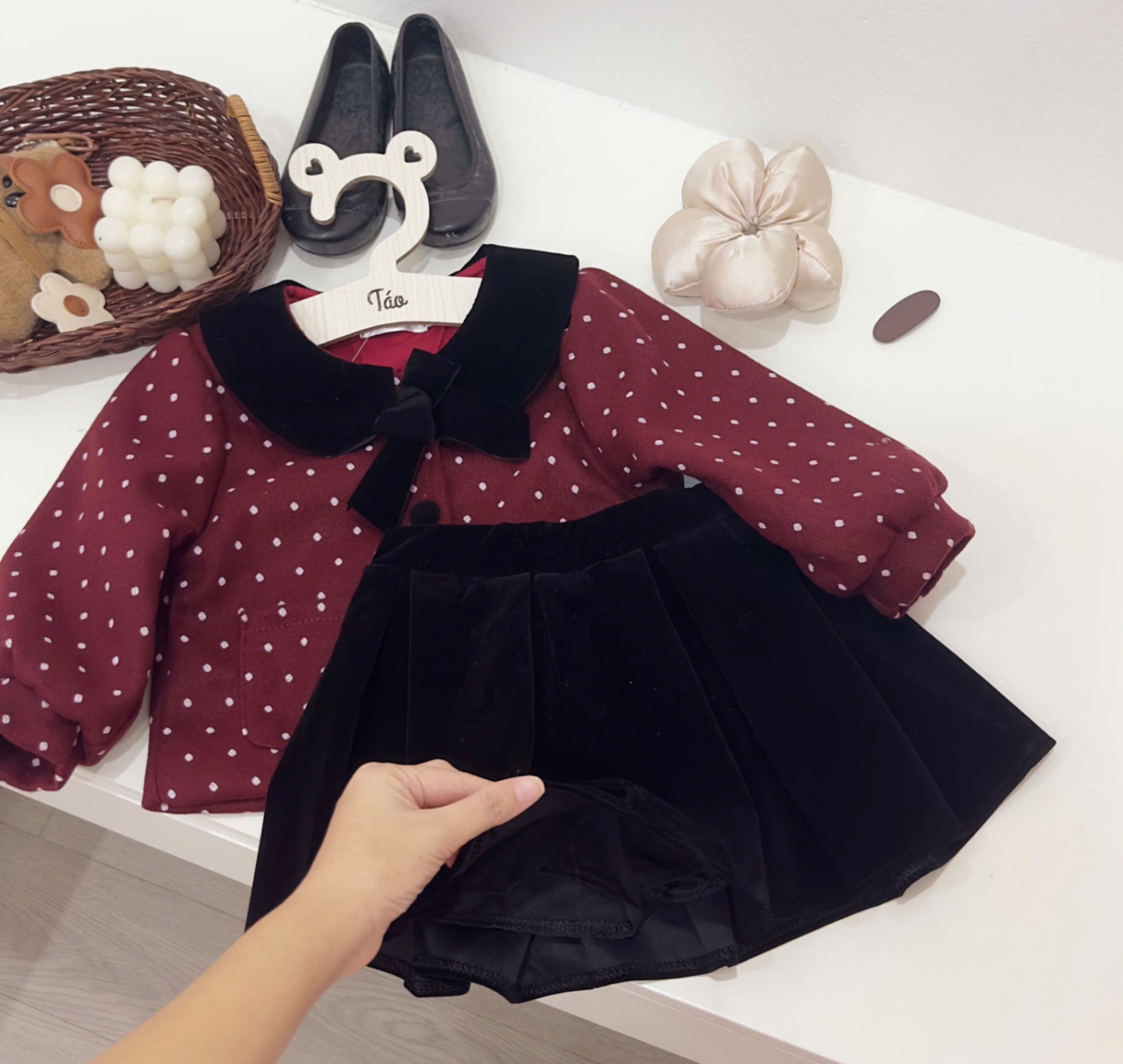 ￼sét áo dạ đỏ chấm bi cv nhung bé gái tk