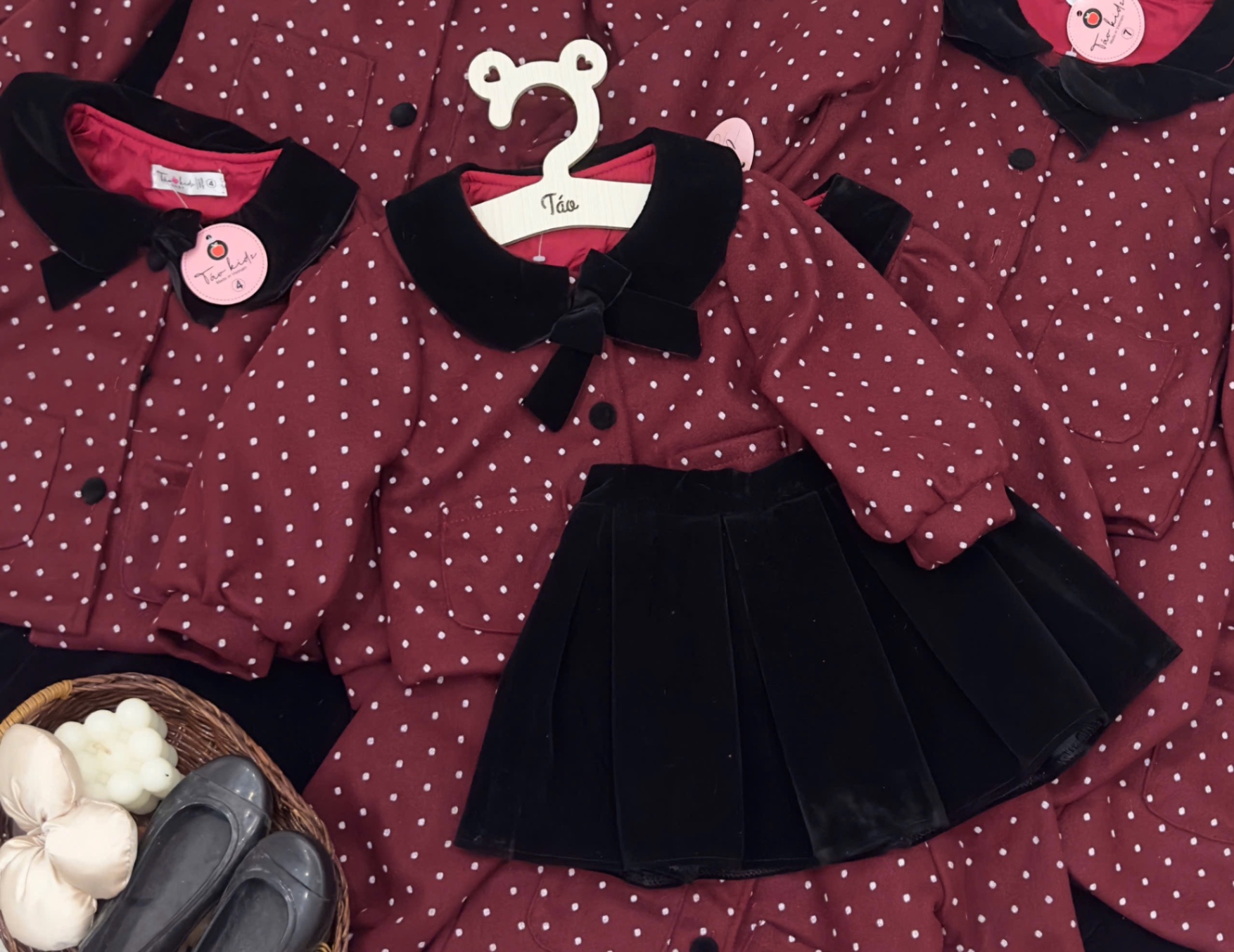 ￼sét áo dạ đỏ chấm bi cv nhung bé gái tk