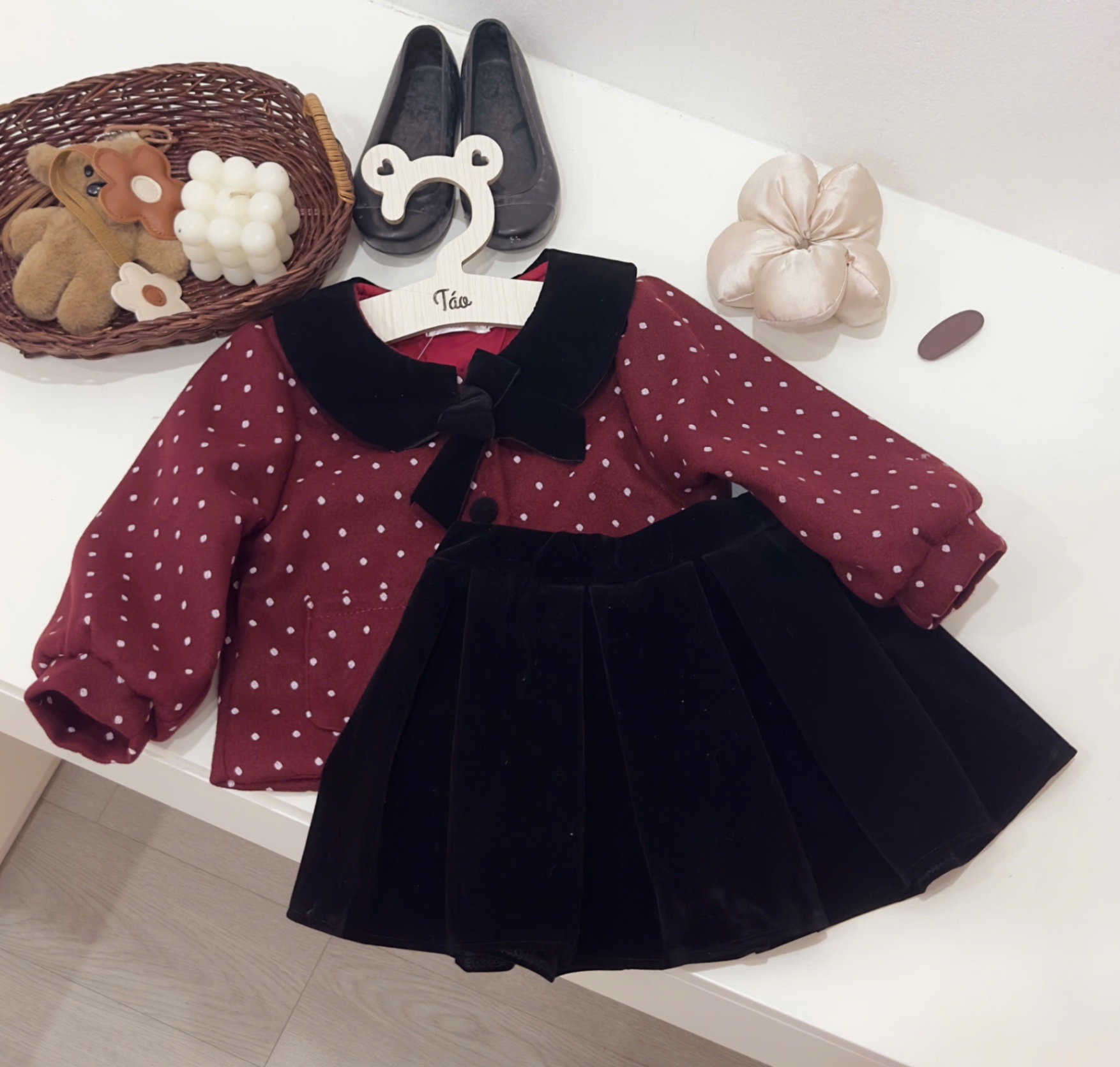 ￼sét áo dạ đỏ chấm bi cv nhung bé gái tk