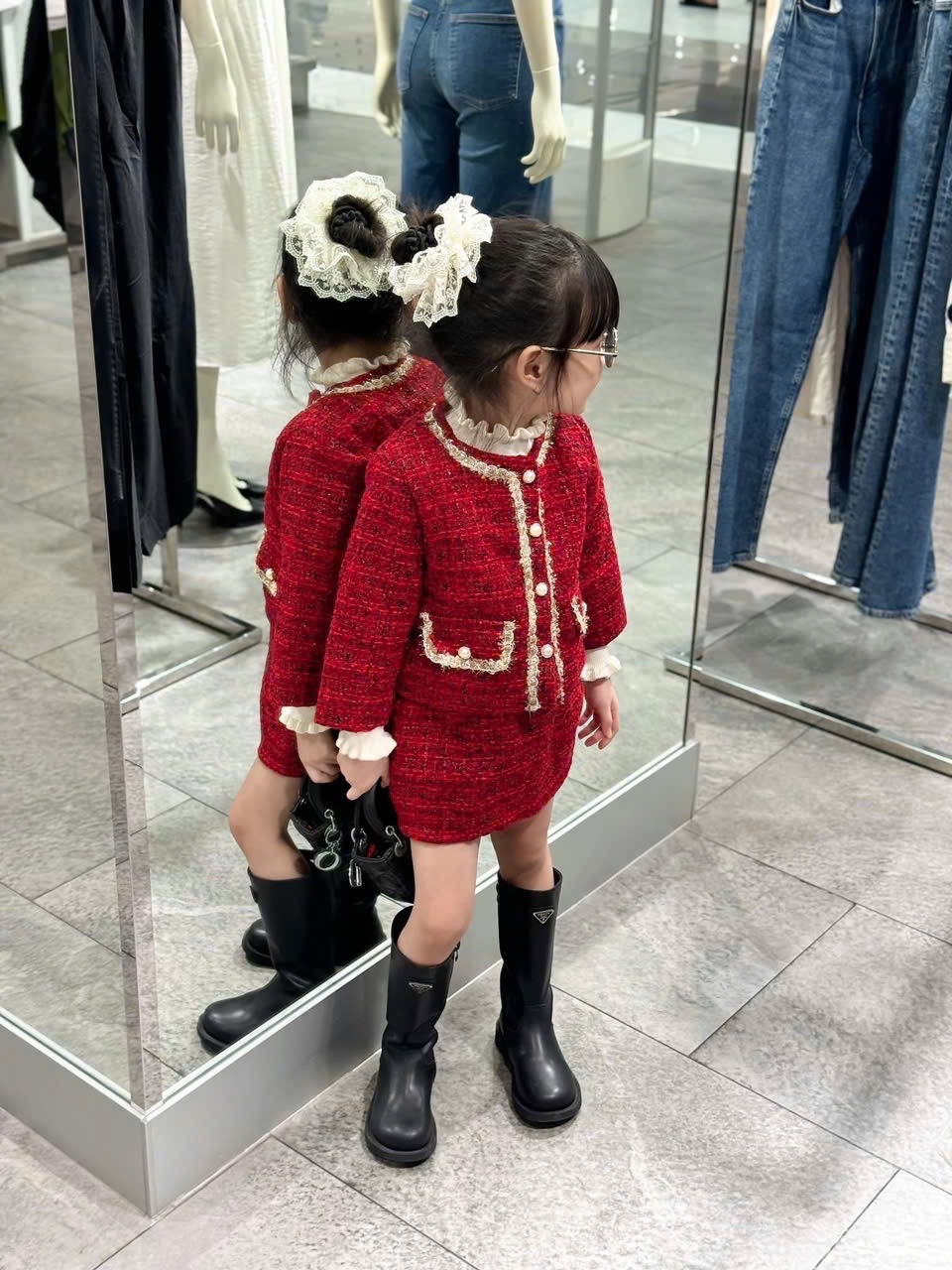 Sét váy dạ đỏ viền kem cúc ngọc bé gái