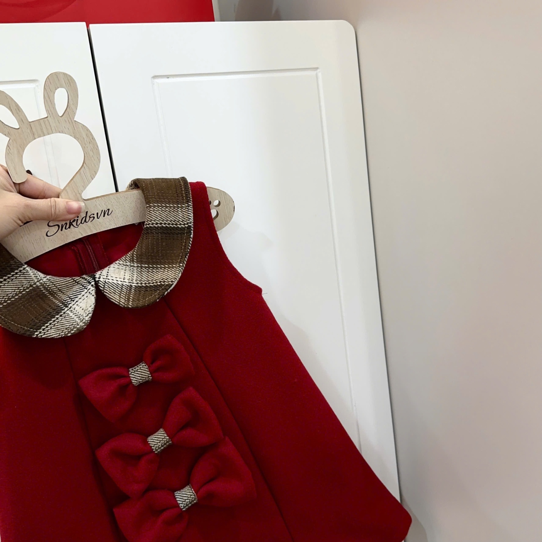 Váy dạ đỏ 3 nơ cổ tròn bé gái