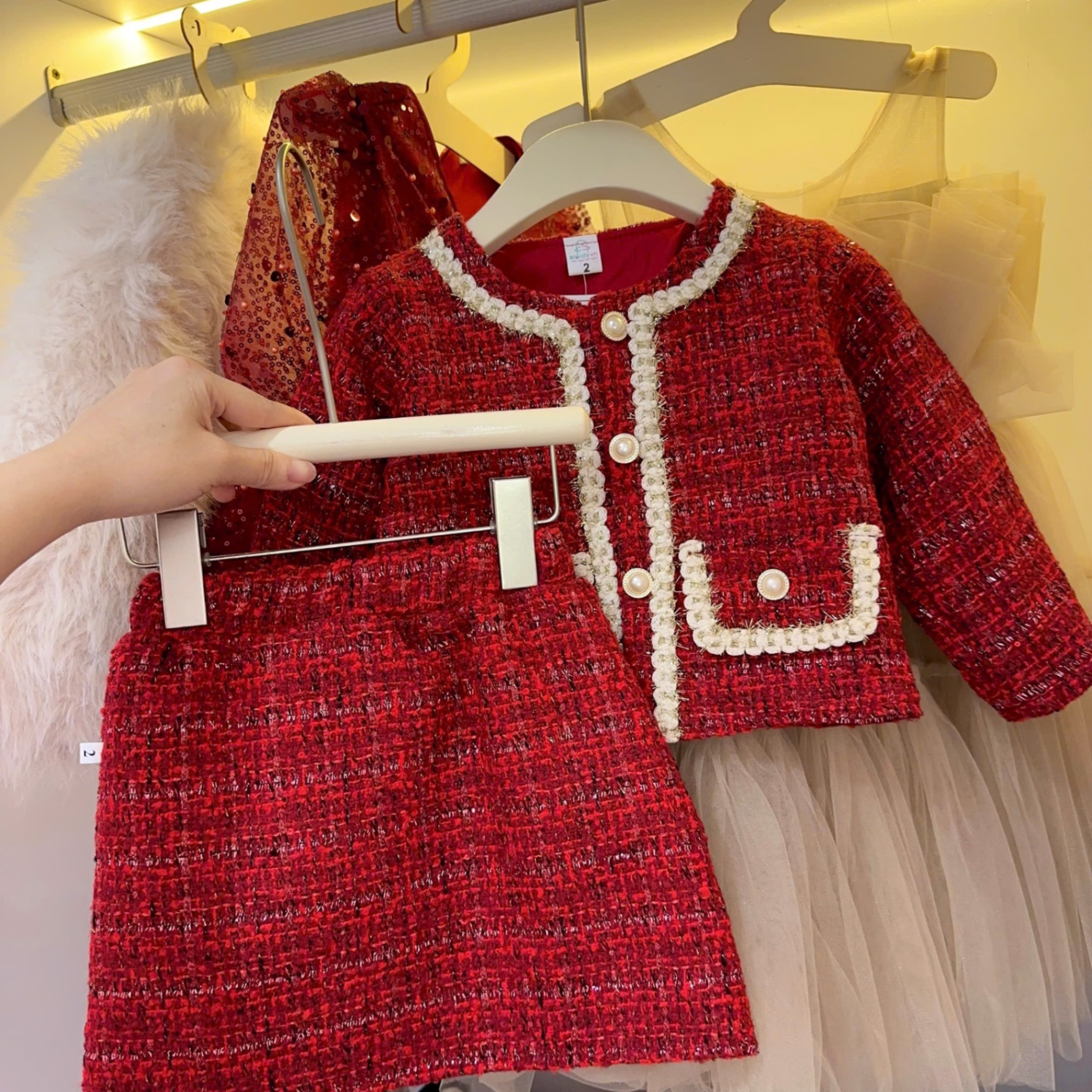 Sét váy dạ đỏ viền kem cúc ngọc bé gái