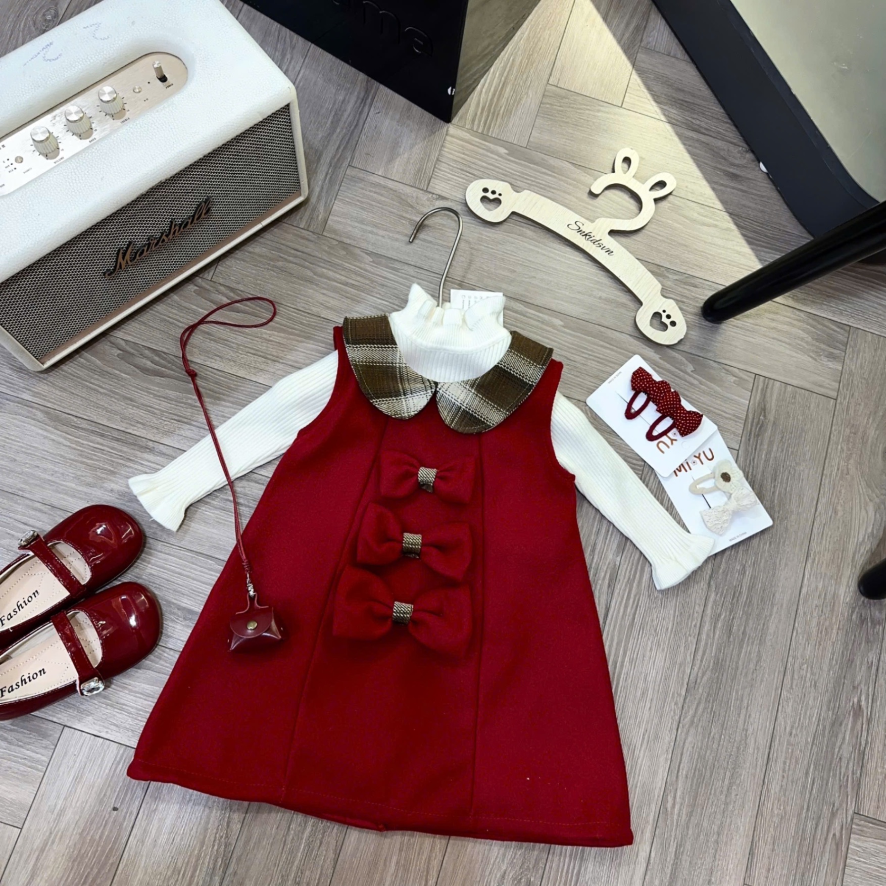Váy dạ đỏ 3 nơ cổ tròn bé gái