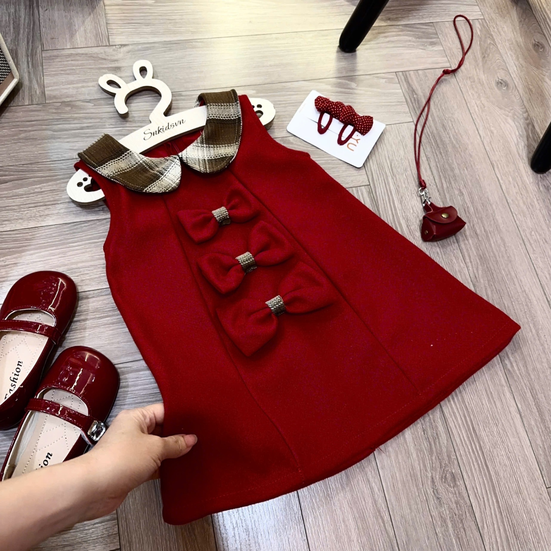 Váy dạ đỏ 3 nơ cổ tròn bé gái