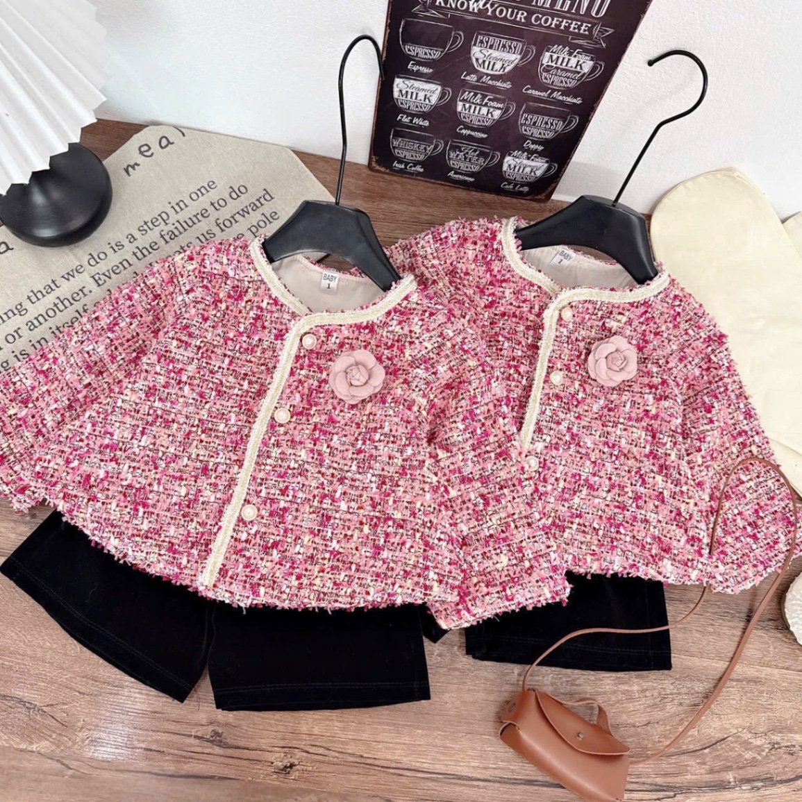 Sét áo dạ hồng quần sooc nhung đen bé gái