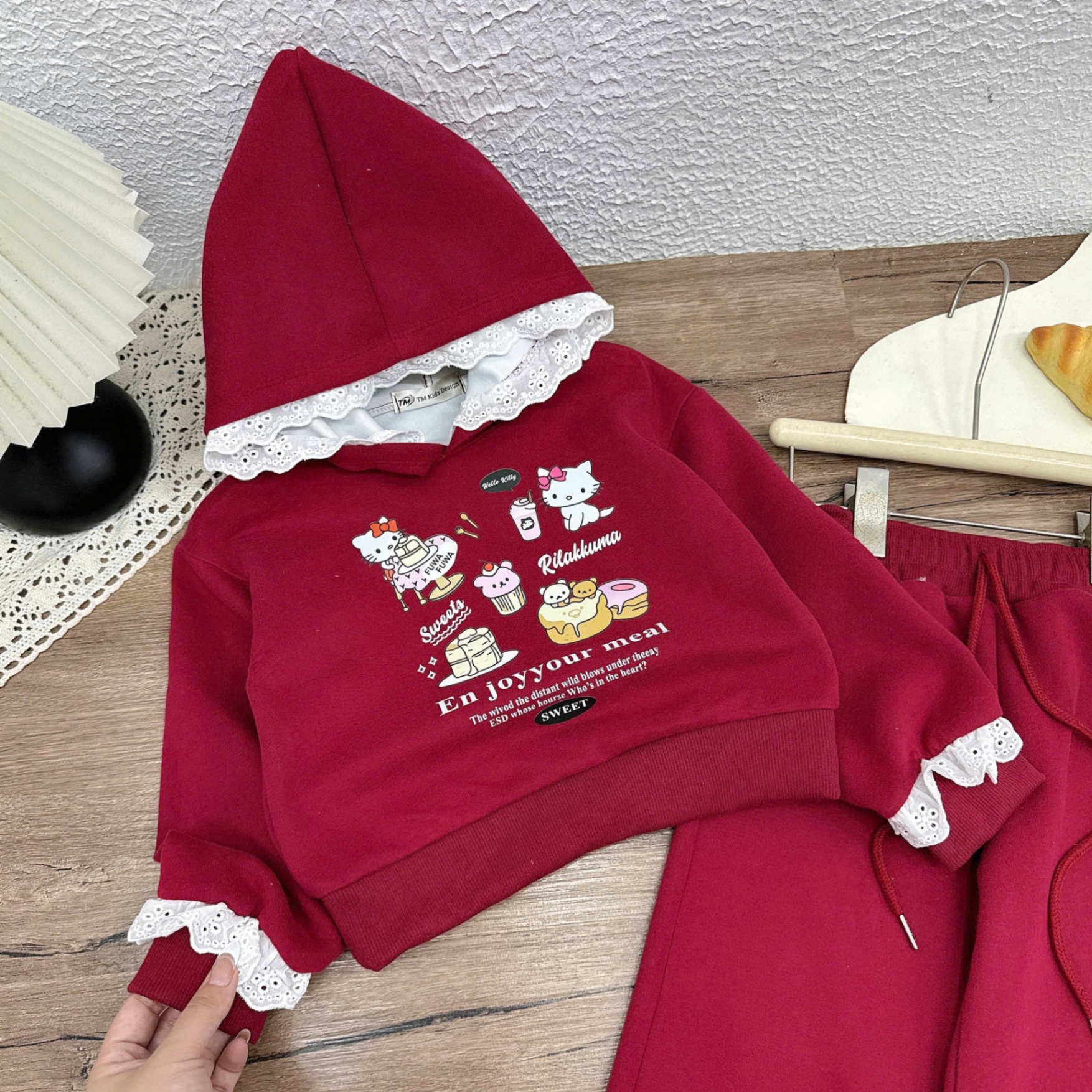 Sét bộ nỉ mũ vien ren quần xuông bé gái