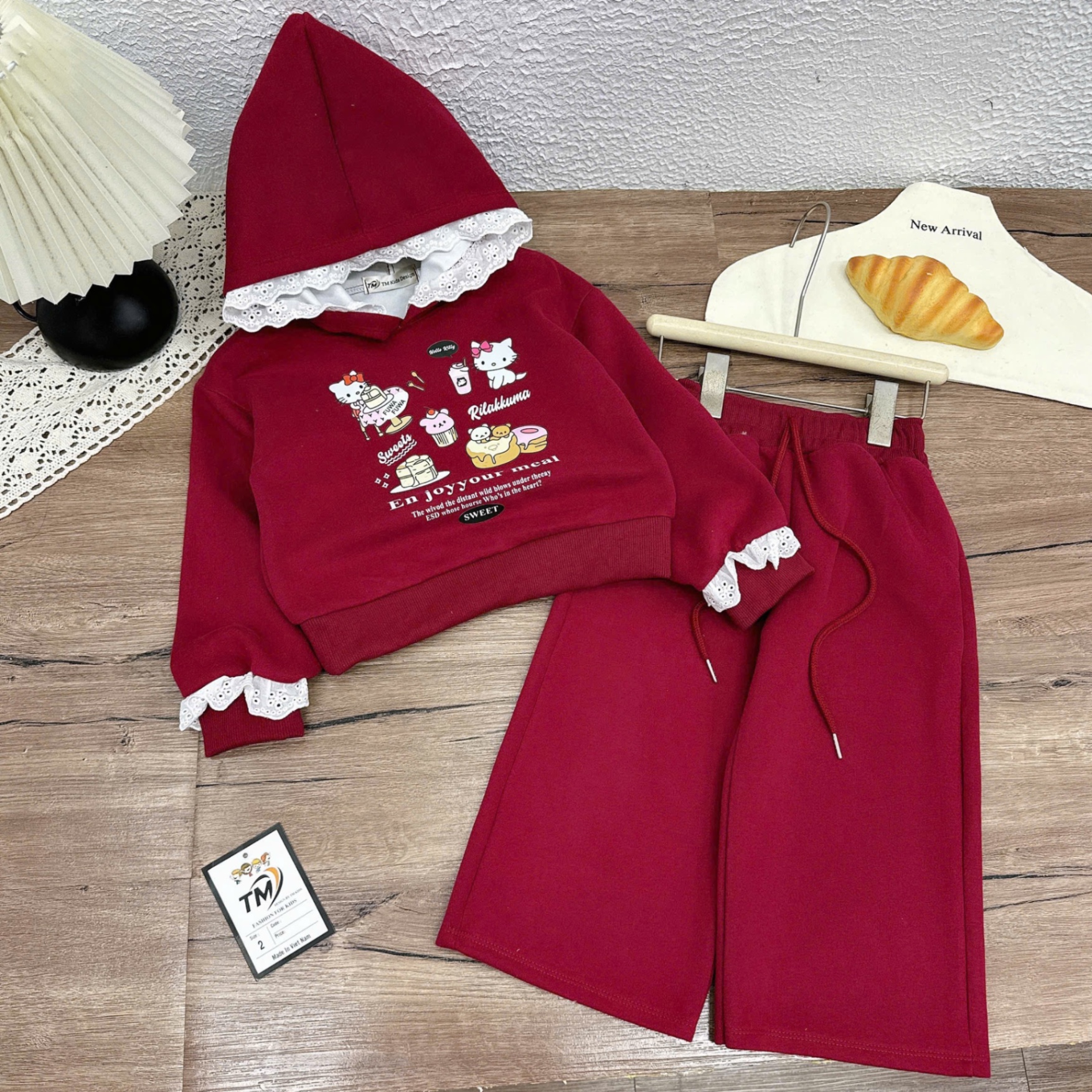 Sét bộ nỉ mũ vien ren quần xuông bé gái