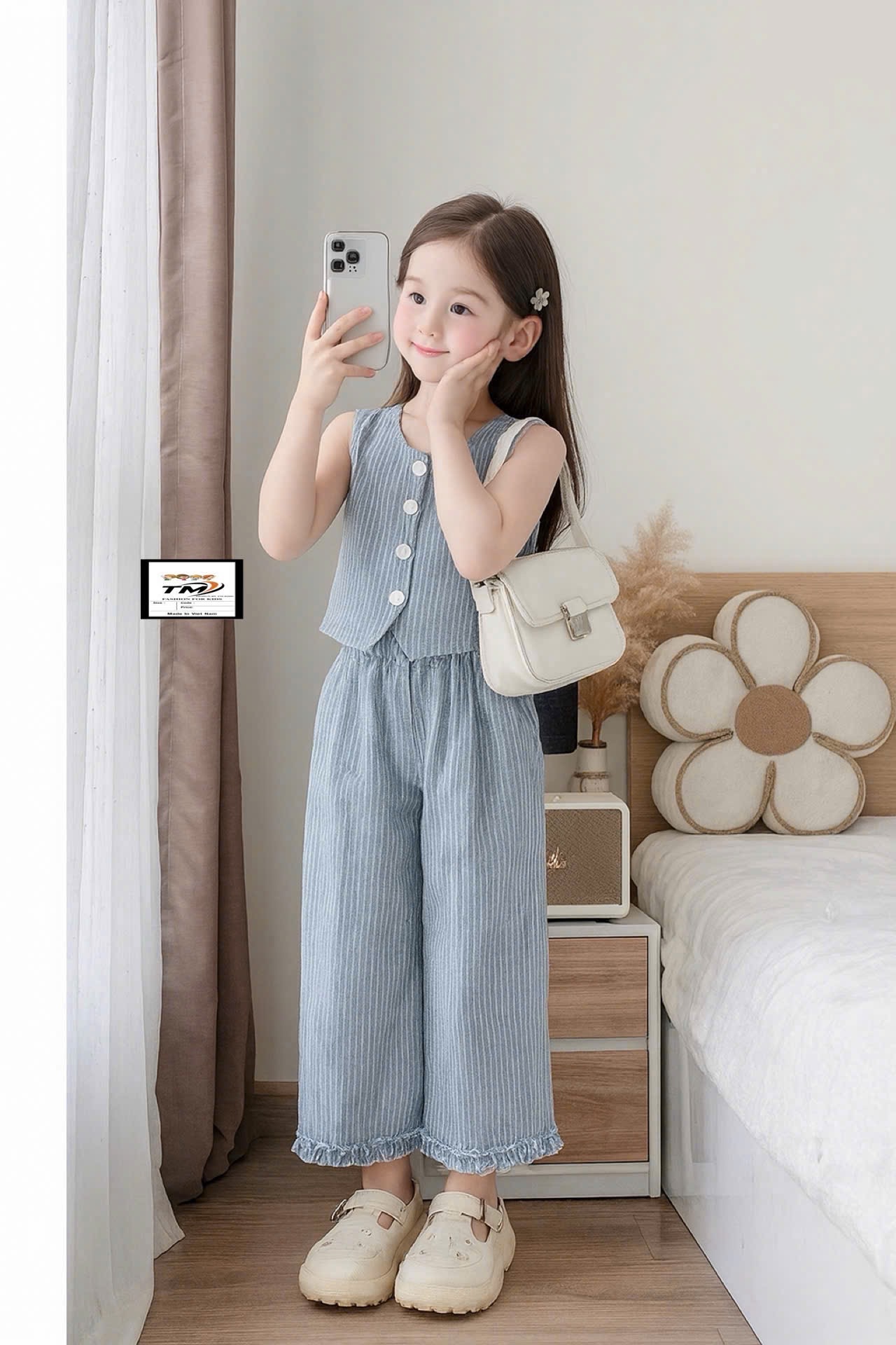 Sét bộ áo gile quần xuông kẻ bé gái