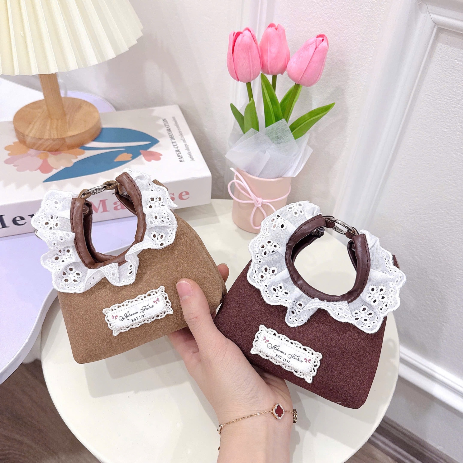 Túi viền ren xinh bé gái