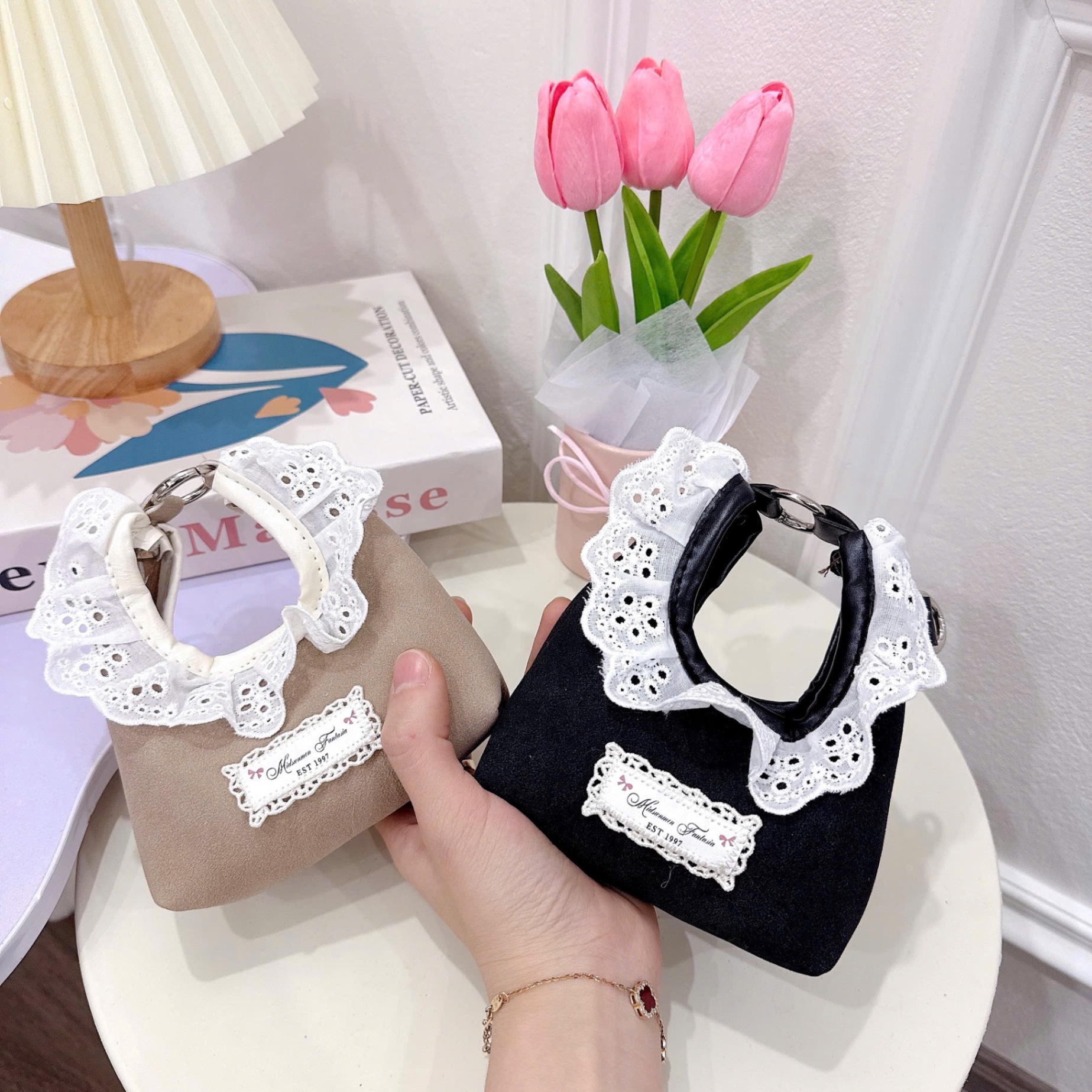 Túi viền ren xinh bé gái