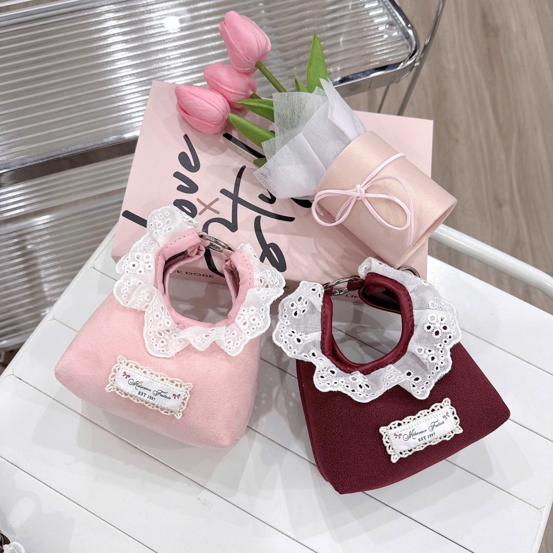 Túi viền ren xinh bé gái