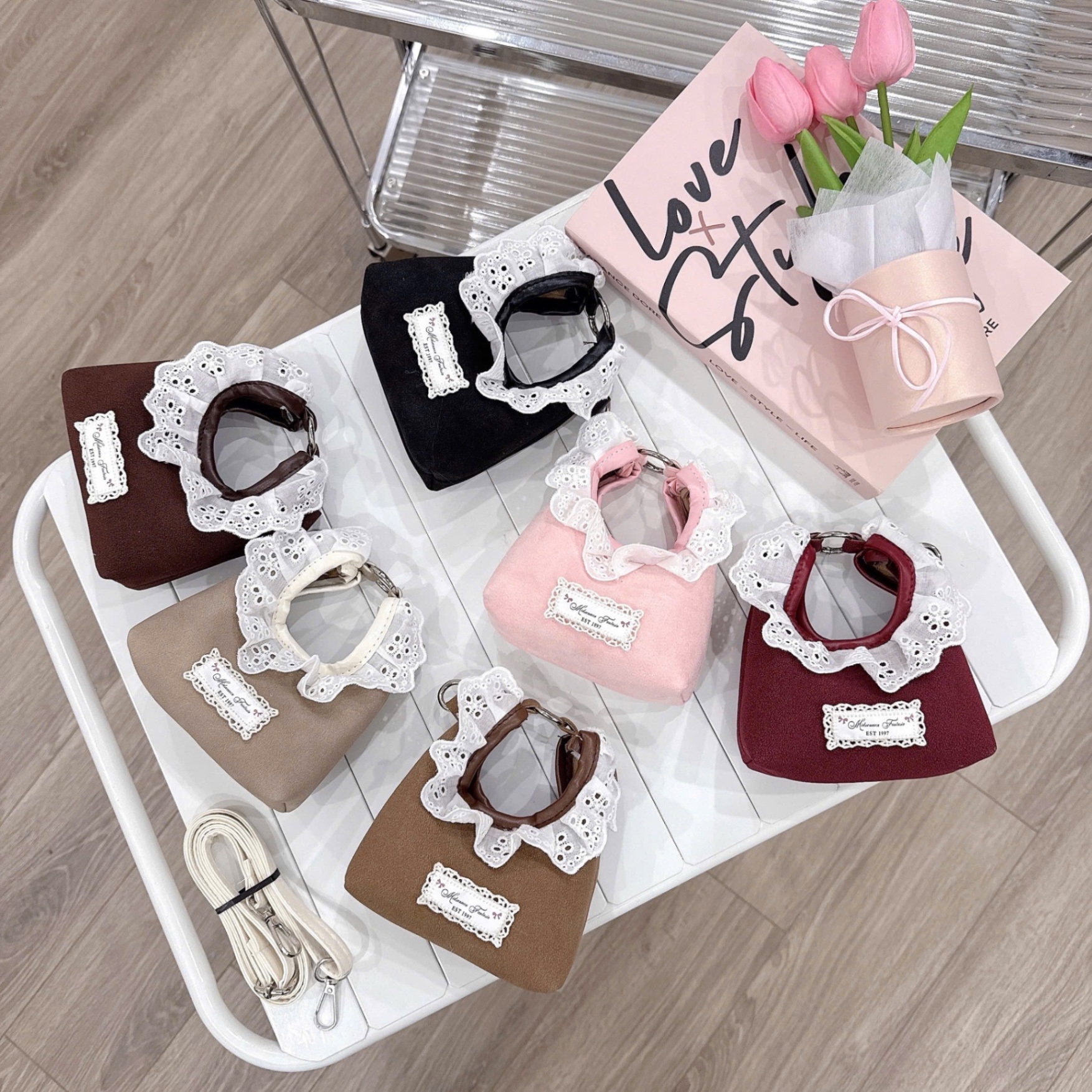 Túi viền ren xinh bé gái