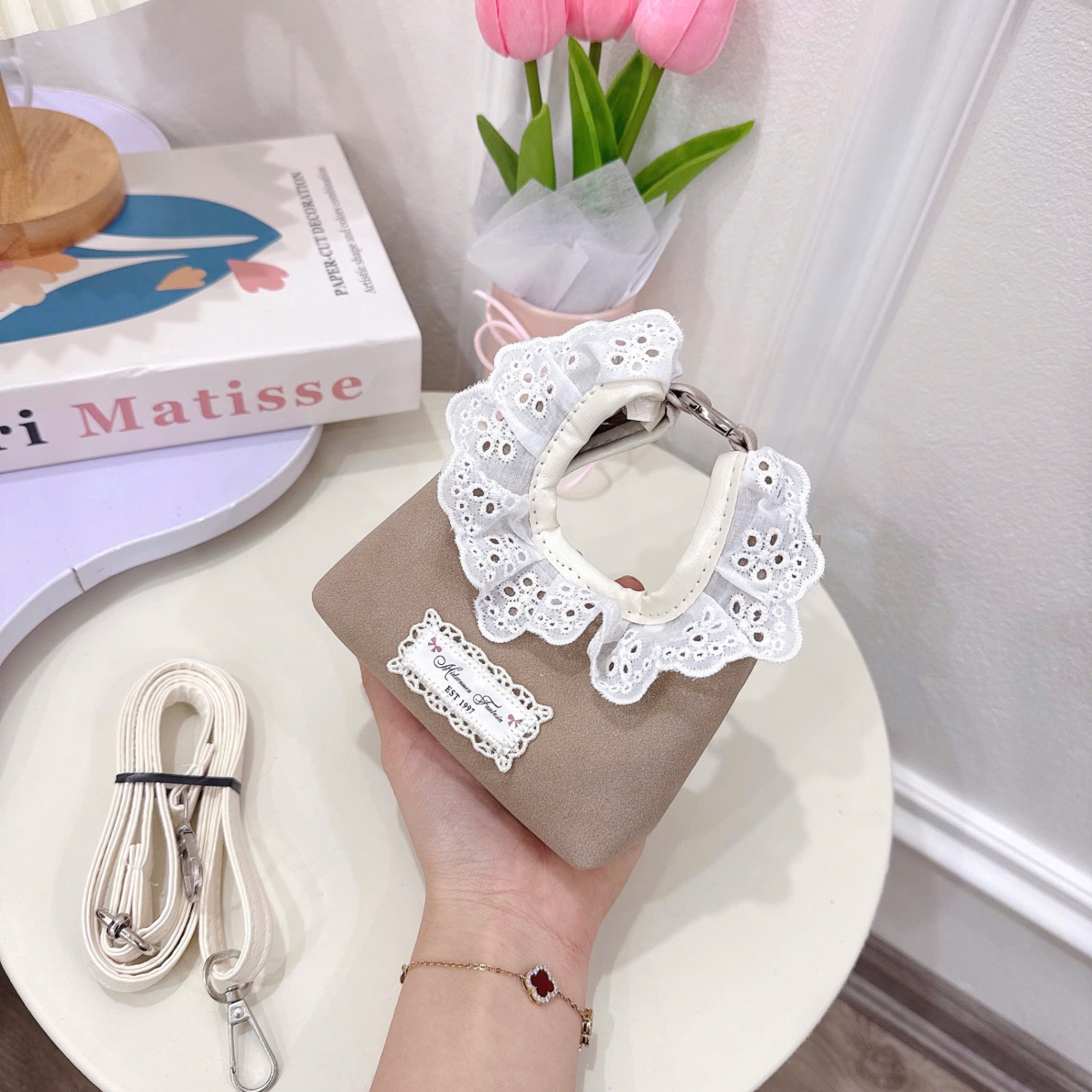 Túi viền ren xinh bé gái