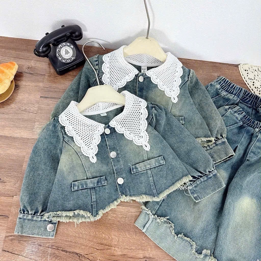 Bộ bò cổ ren croptop quần xuông bé gái