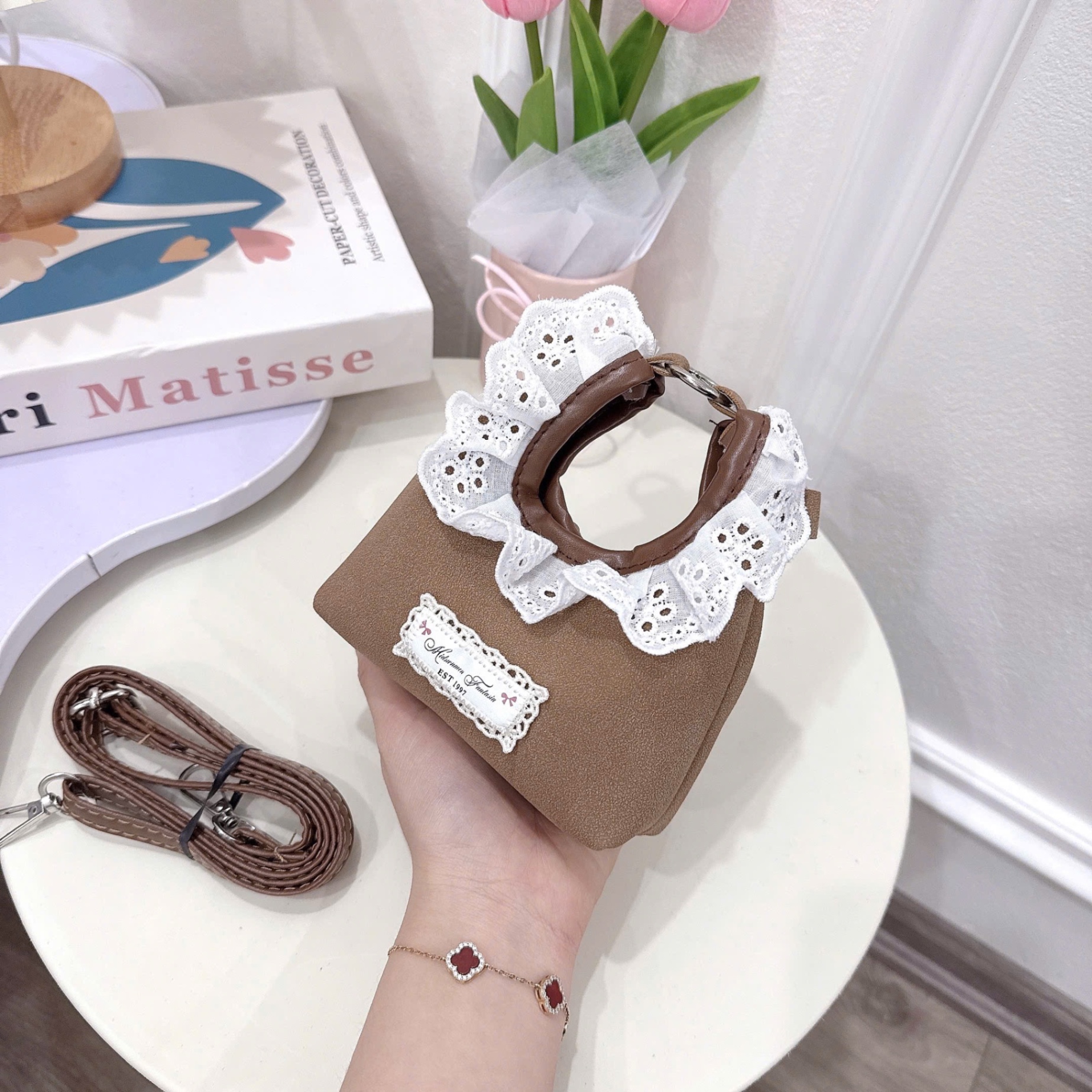 Túi viền ren xinh bé gái