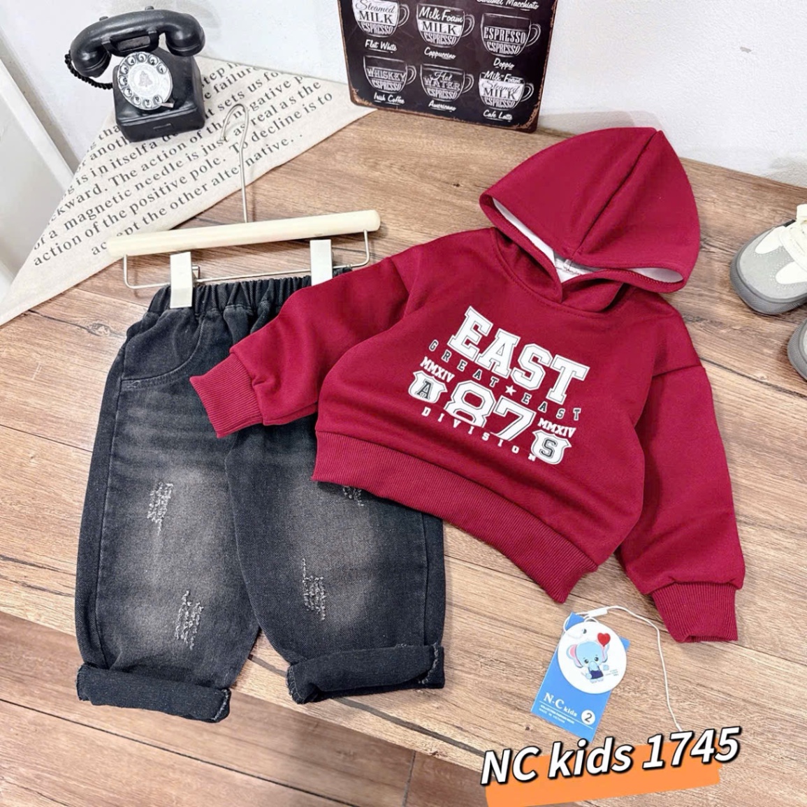 Sét bộ nỉ chữ mũ liền quần bò khói bé trai