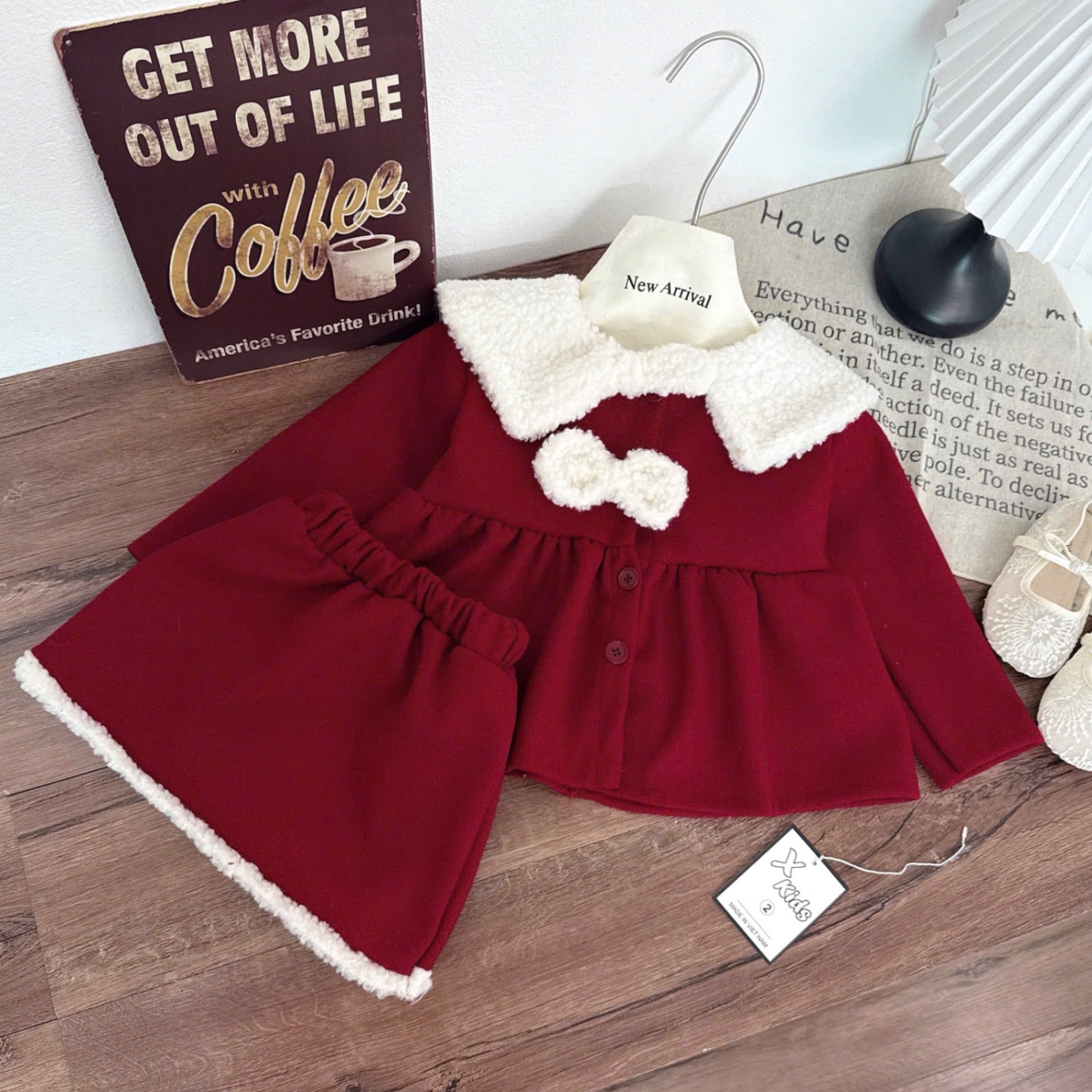 Sét dạ đỏ cổ lông cv chữ a cho bé gái