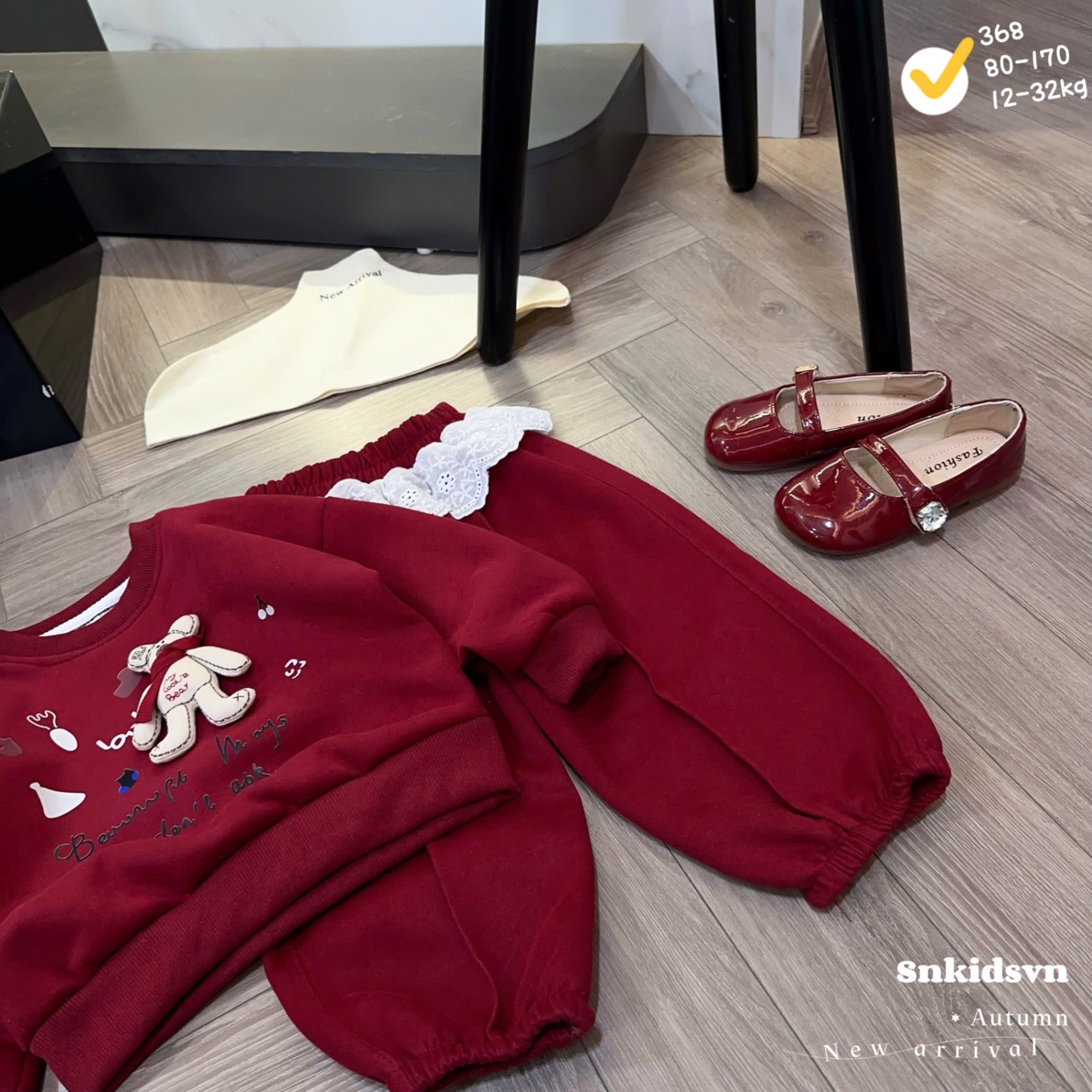 Sét bộ nỉ đỏ gấu nhỏ đính bé gái