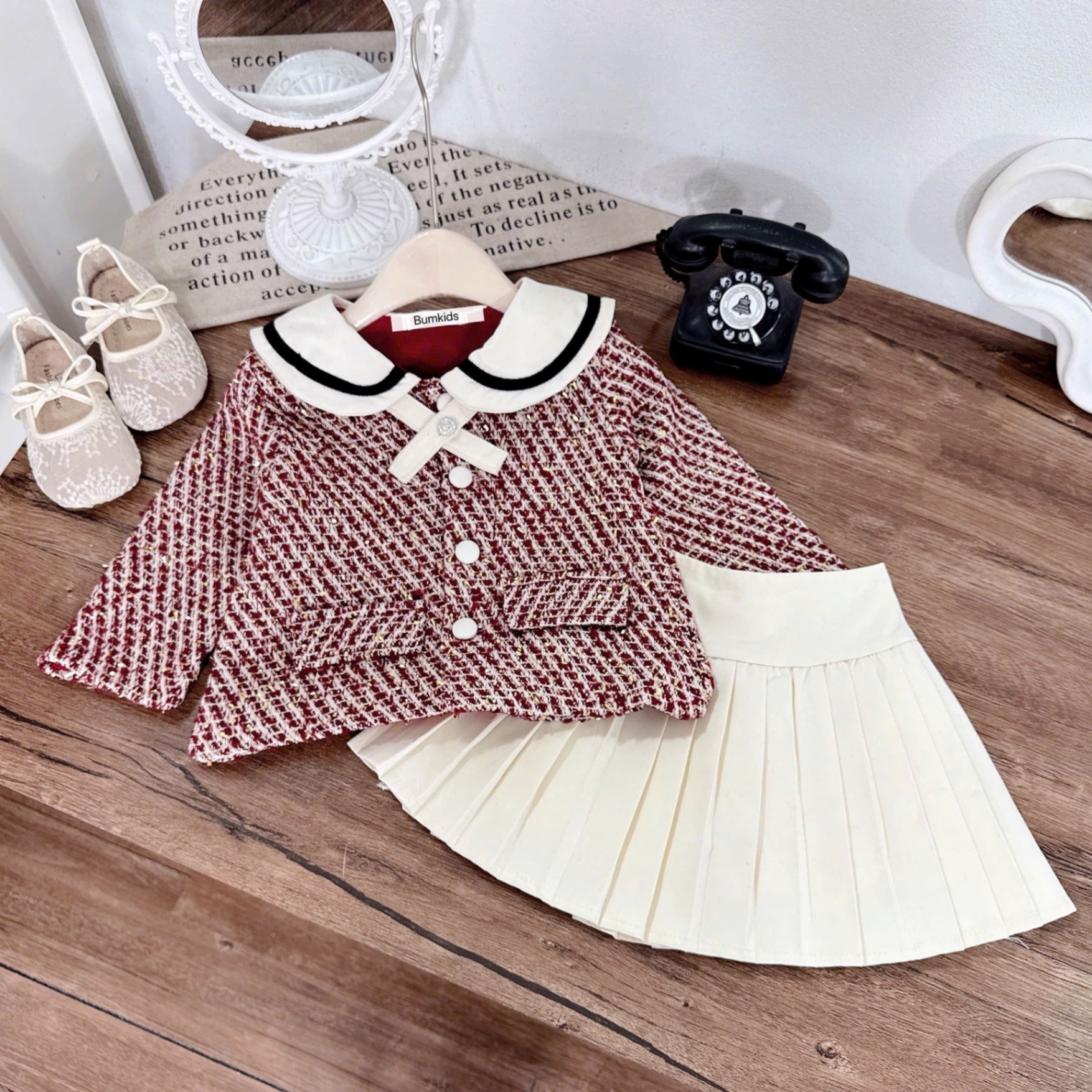 Sét áo dạ cổ sen cv trắng xếp ly bé gái