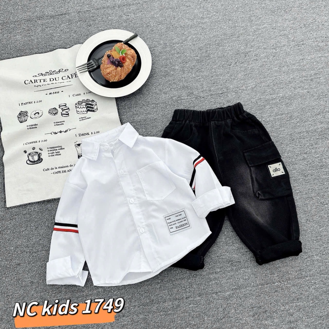 Bộ sơ mi fashon kẻ và trắng quần bò hộp bé trai