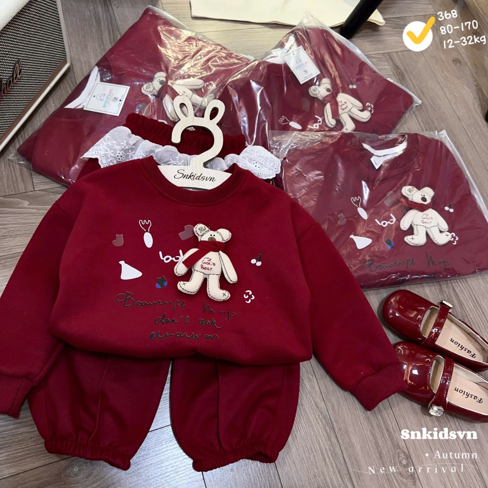 Sét bộ nỉ đỏ gấu nhỏ đính bé gái